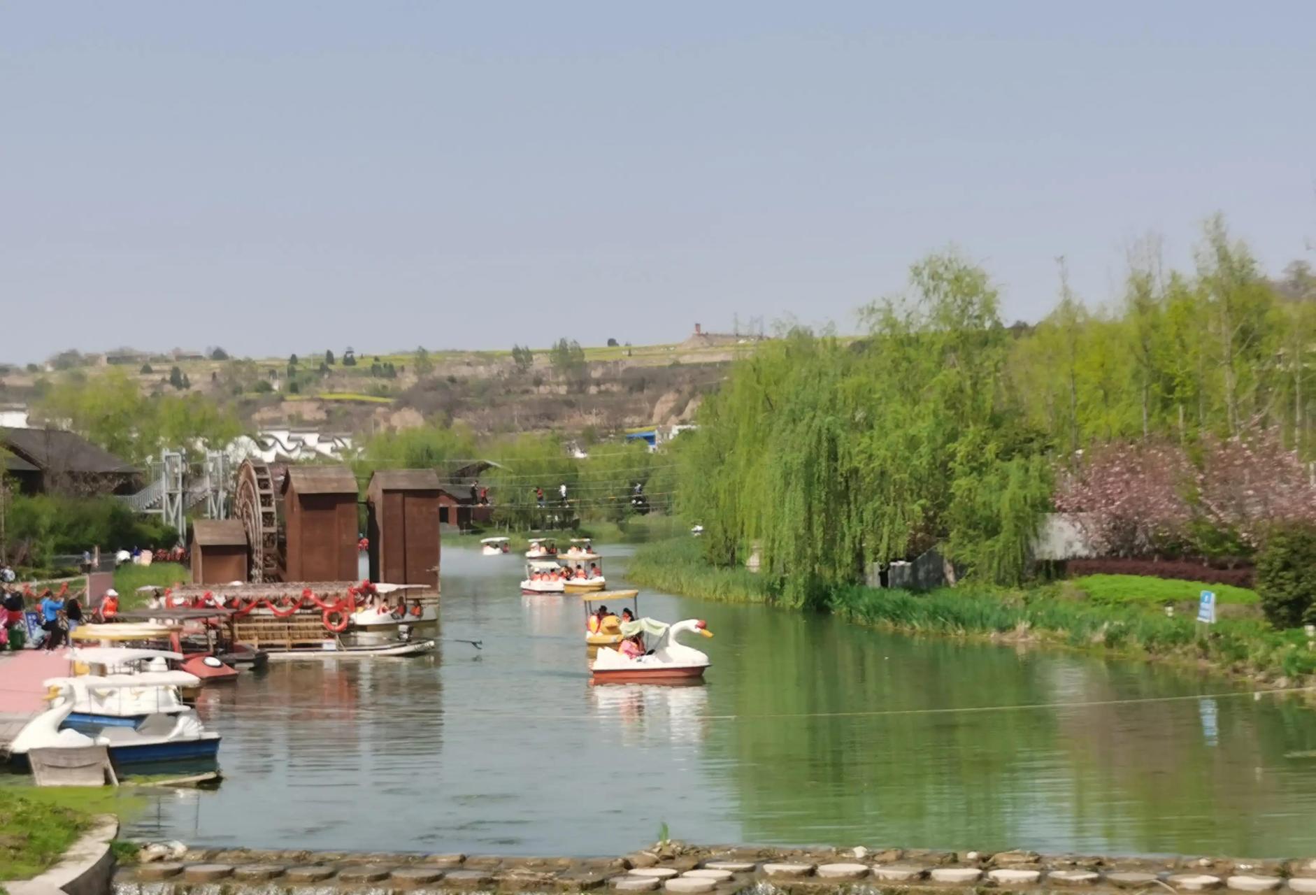 姜嫄水乡位于陕西省咸阳市武功古城东北,是一个依漆水河而建,融合了