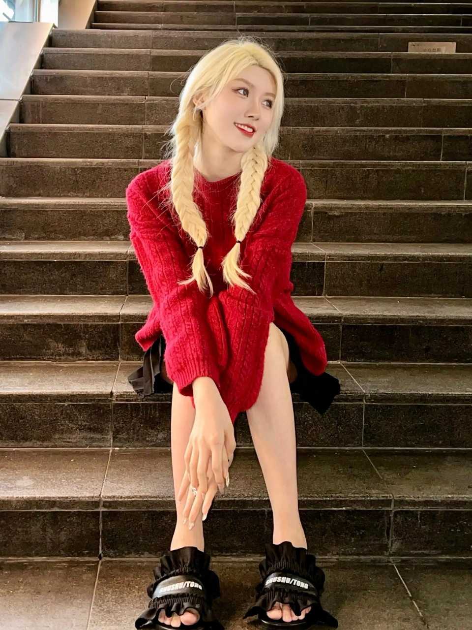 某音超级热门网红美女赵喵喵喵!四川传媒学院校花美女!