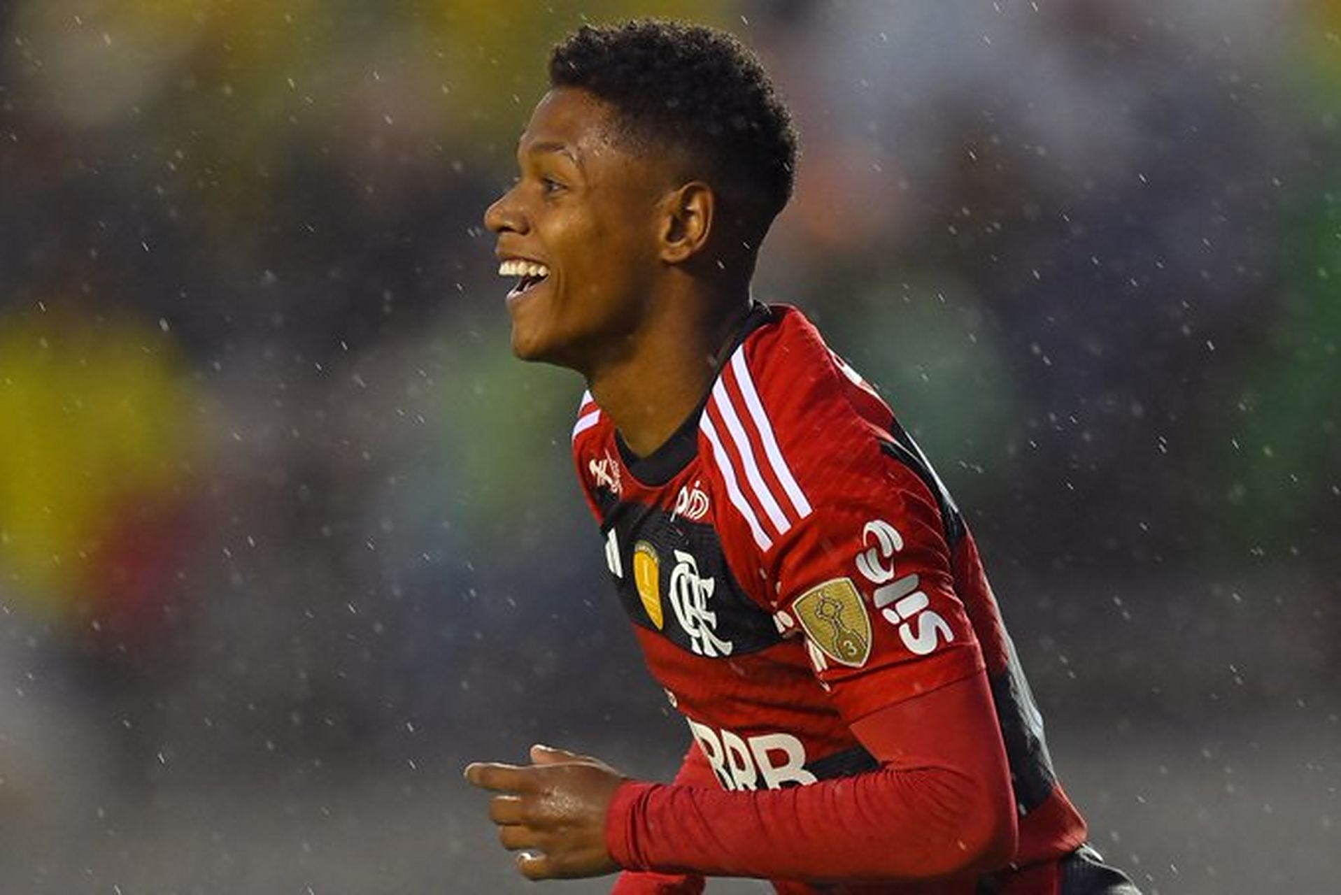 据《每日邮报》报道,切尔西对弗拉门戈俱乐部年仅19岁巴西天才球员