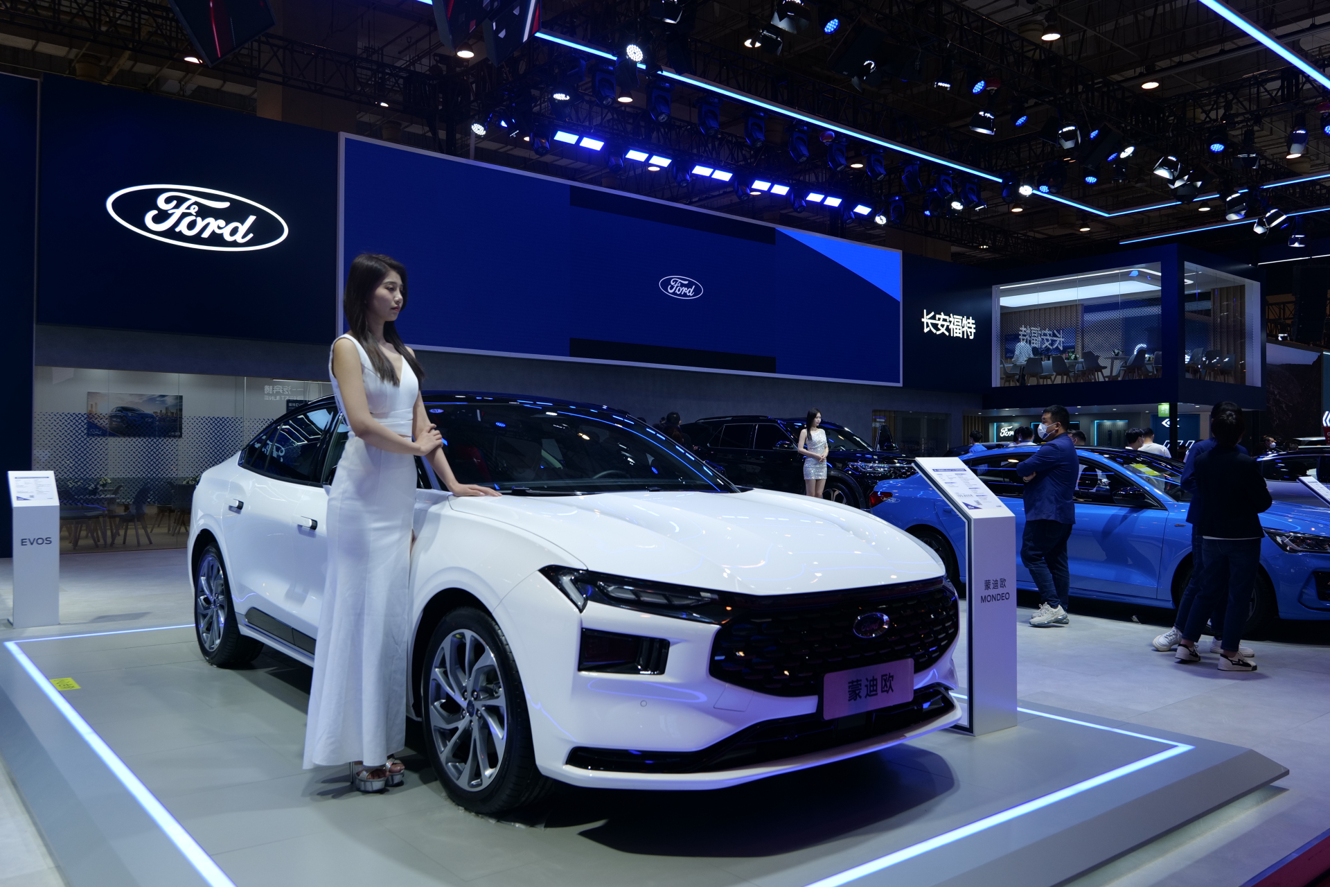 青岛车展上的那些花儿