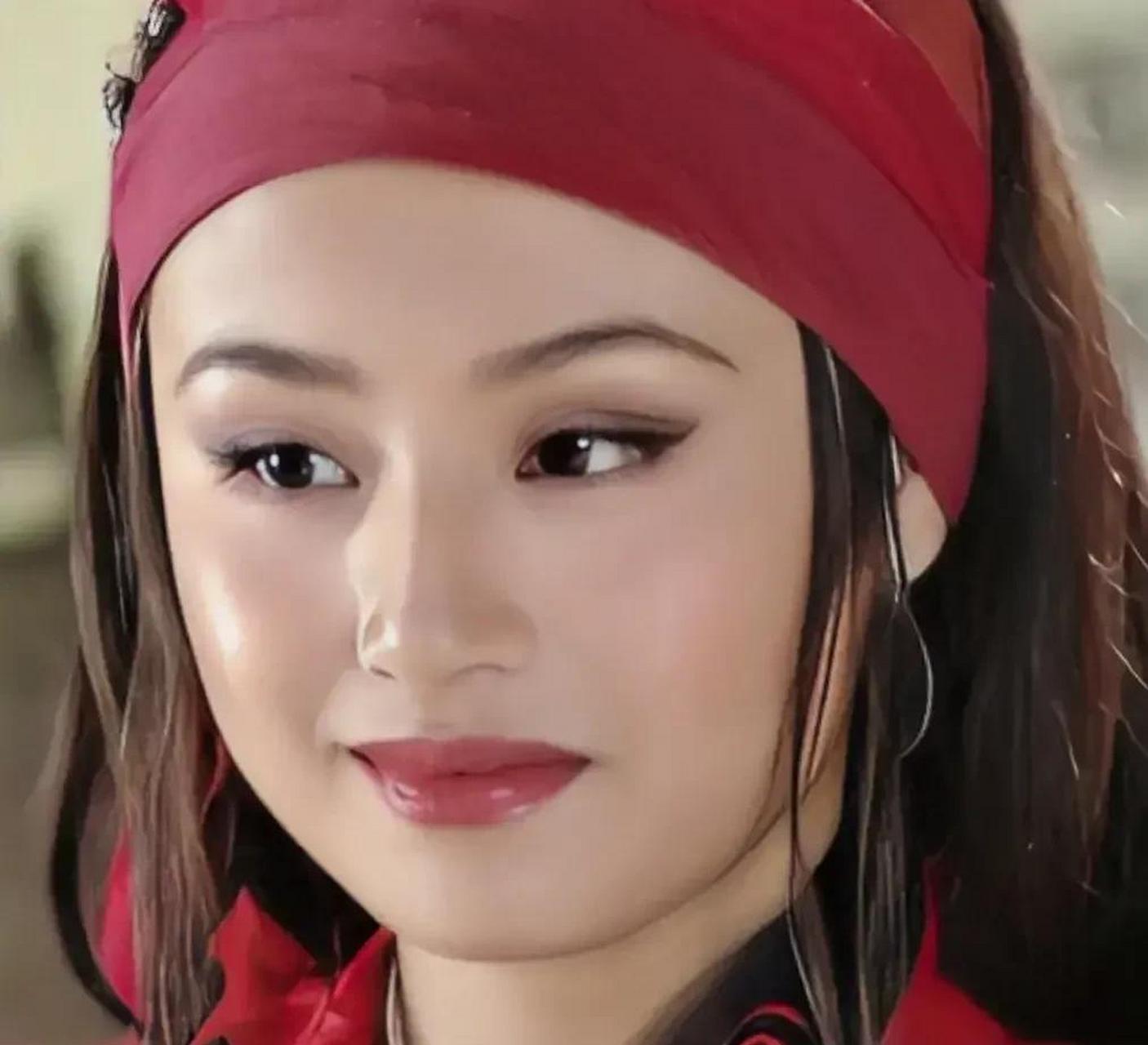 20年前播放的《中华英豪》那时还读小学,当时喜欢不得了,邵兵饰演的杜