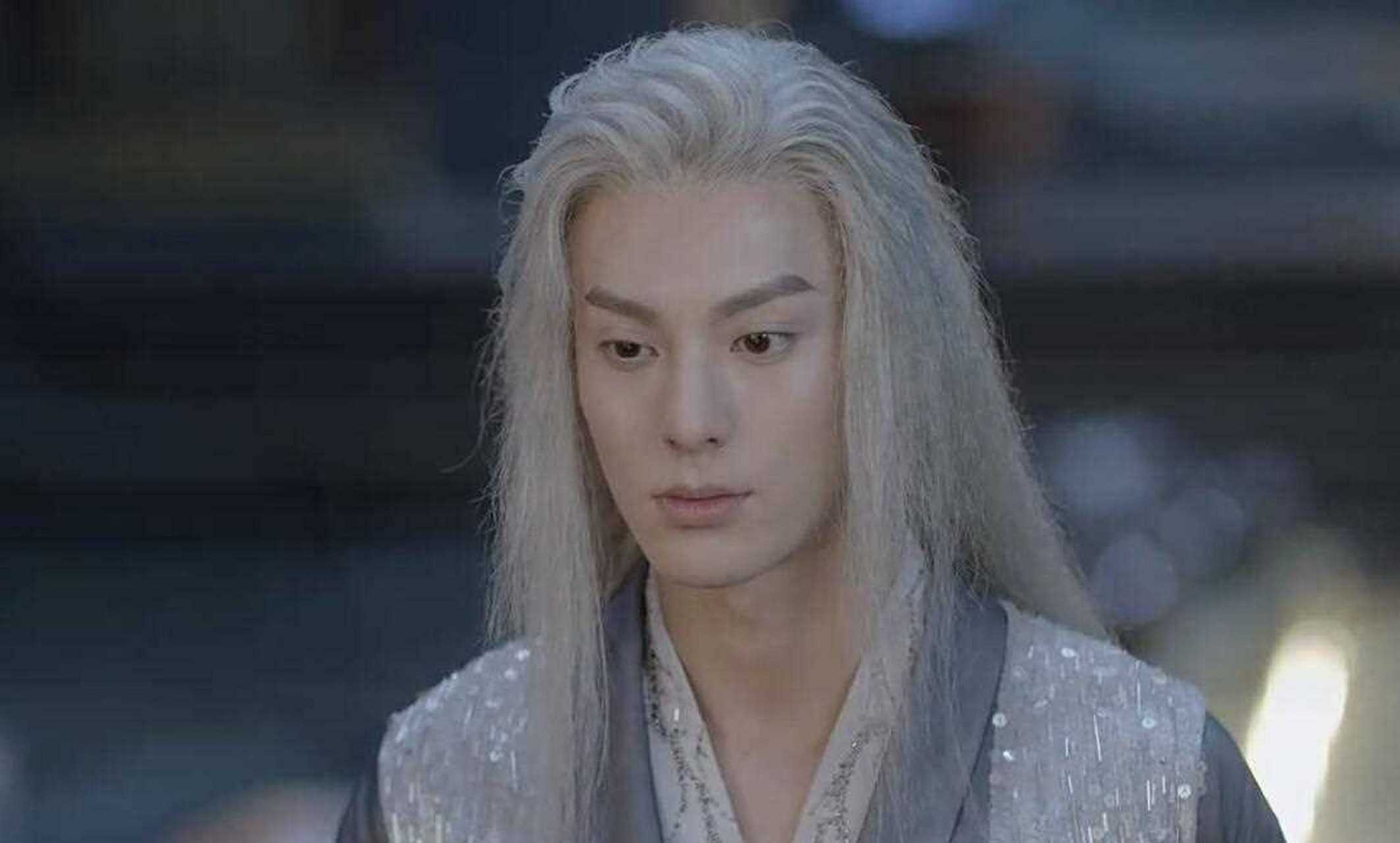 才是对王鹤棣古装最大的误解,之前看《遇龙》的时候王鹤棣那白衣白发