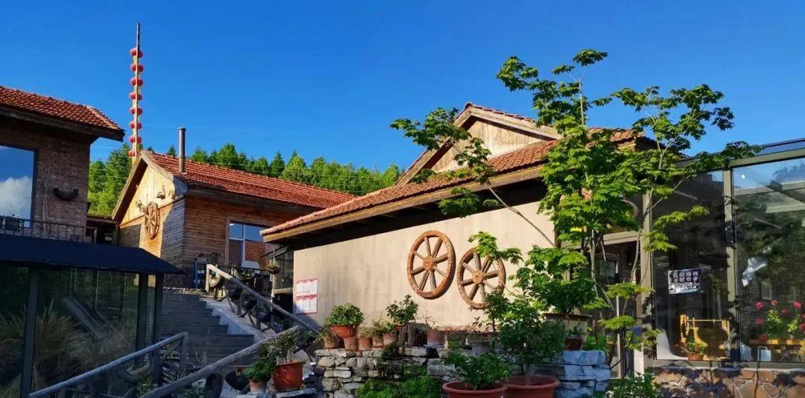 五一去哪玩儿#位于白山市江源区石人镇老岭村,因老岭山脉西坡一段