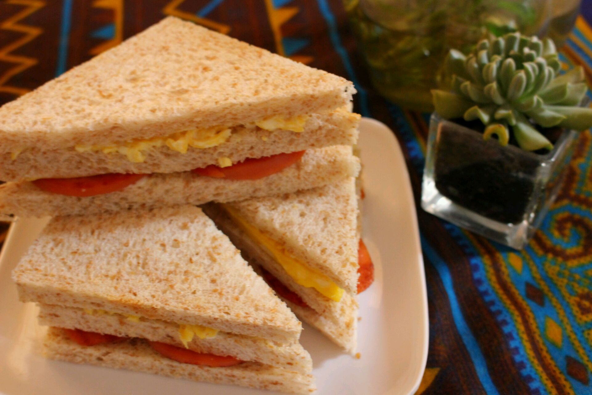 美国以什么作为主食? 美国人的饮食很简单, 是普通的一日三餐.