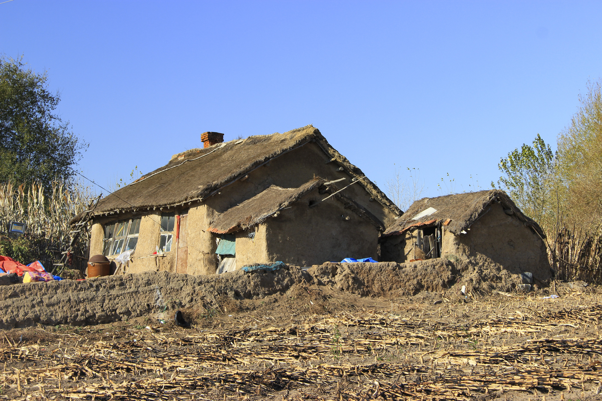 家乡的的泥草房,当年在我们吉林省榆树市,随处可见!