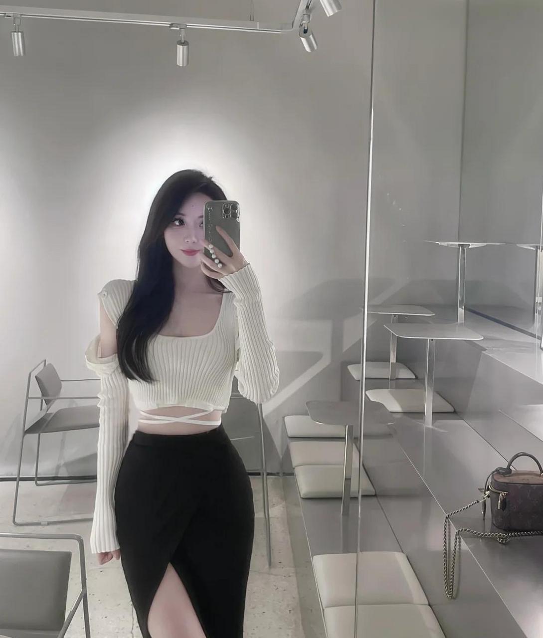 网友:一米七,110斤,微胖的刚刚好.