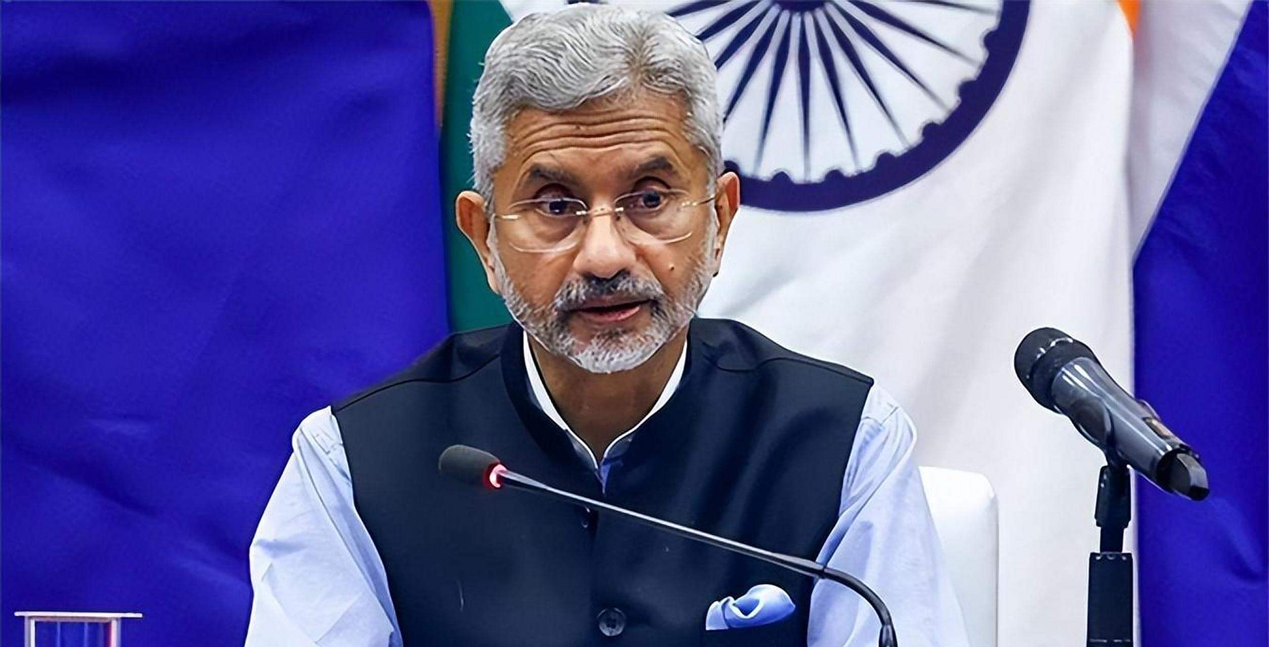 "大饼"都不会画,印度外长谈经济碰瓷中国,印度人能踏实点吗?