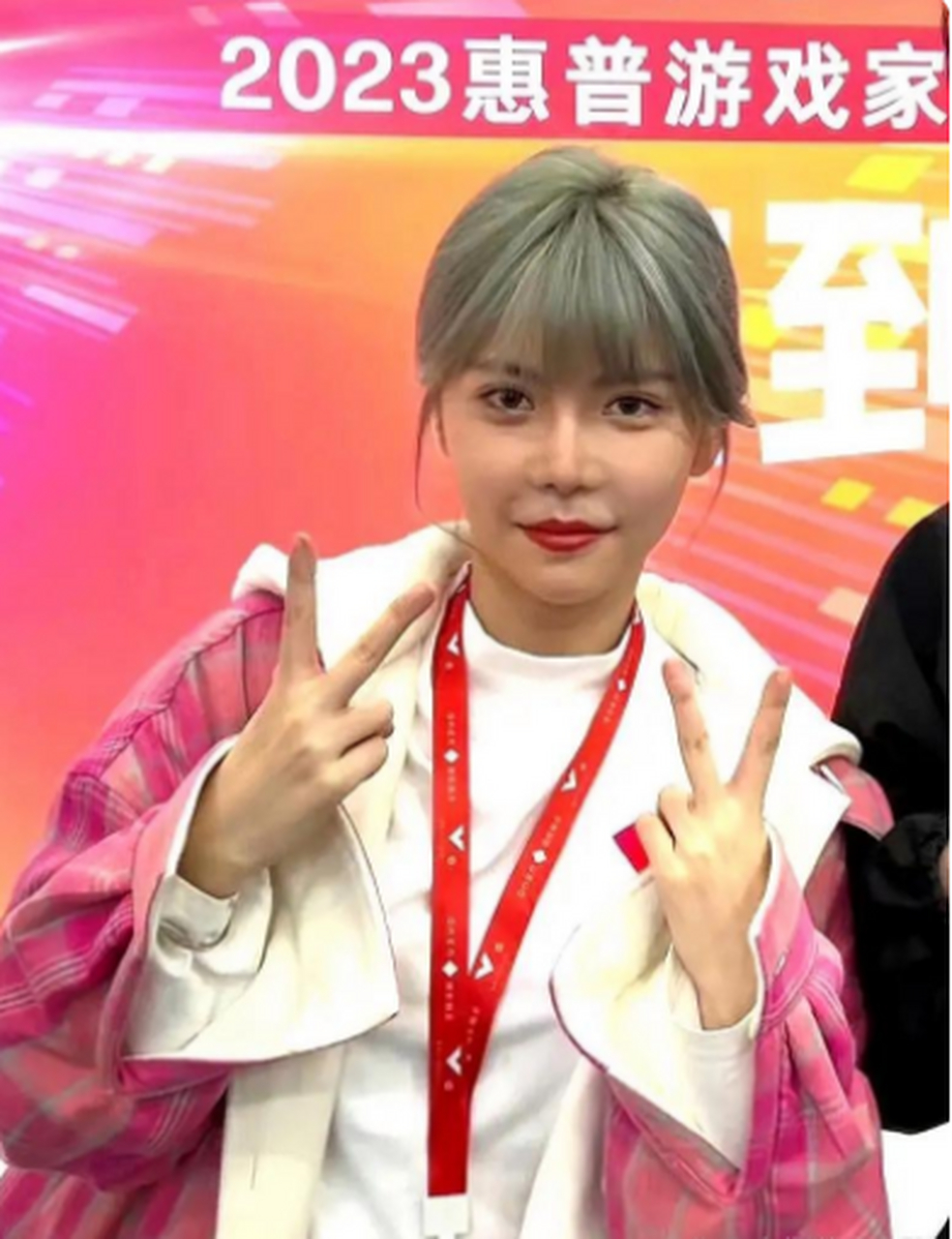 lol最美女主播周淑怡也老了啊!时间真的是把杀猪刀!