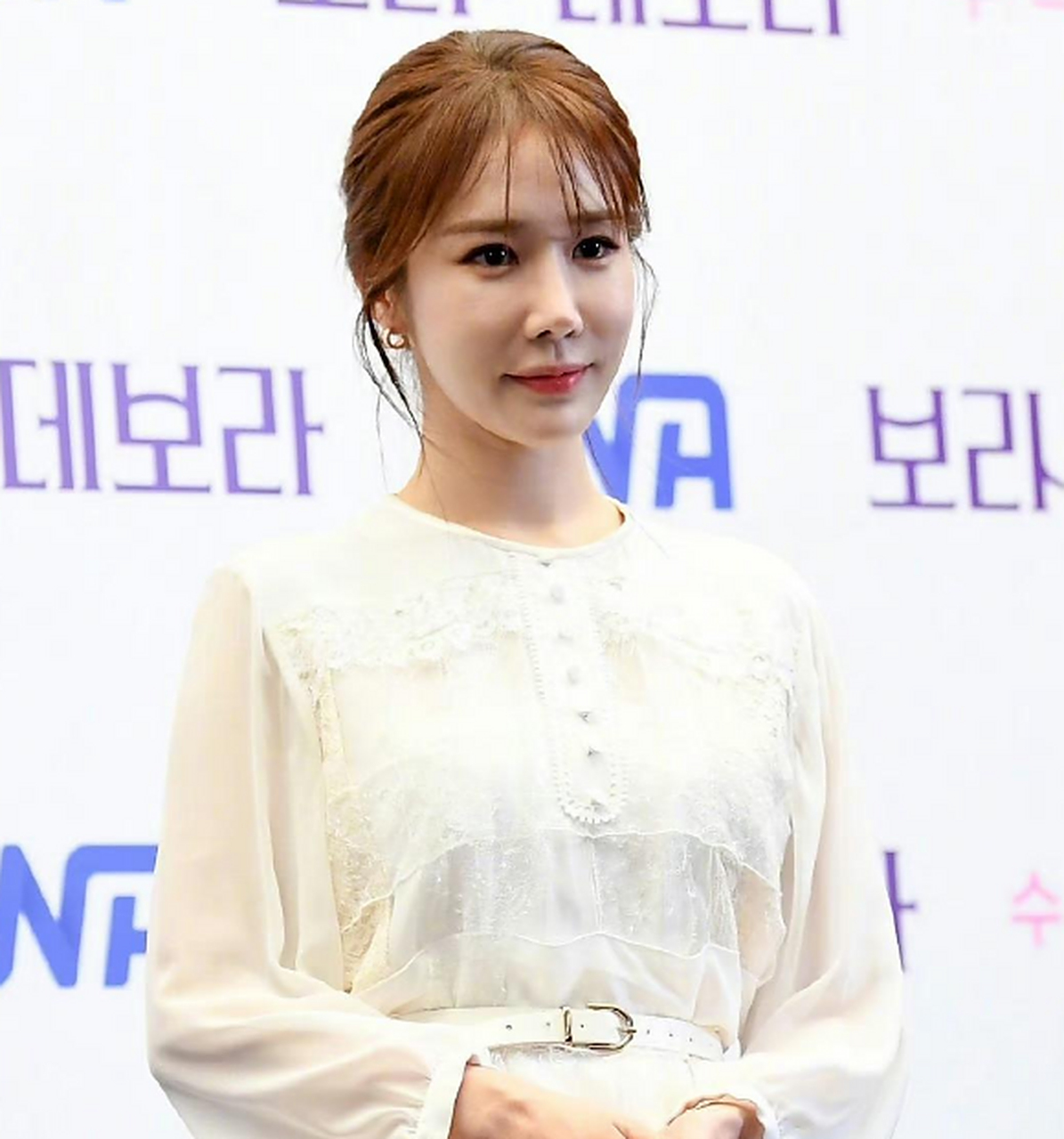 刘仁娜这张脸,越来越像李智雅靠拢了,整容需谨慎!