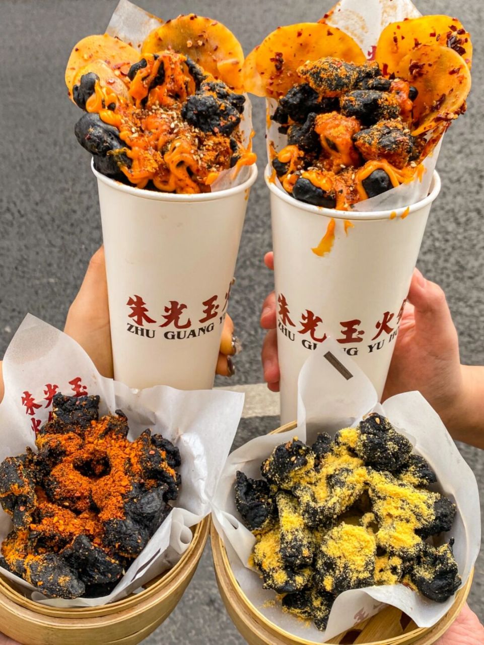 出了超多新品还有和桃园眷村的联名我愿意为了这个黑金薯条和掌中宝去