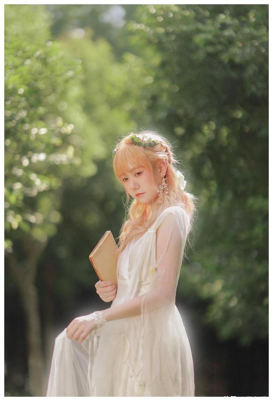 美女艺人-ckg48-吴晶晶拍摄唯美写真,好美啊