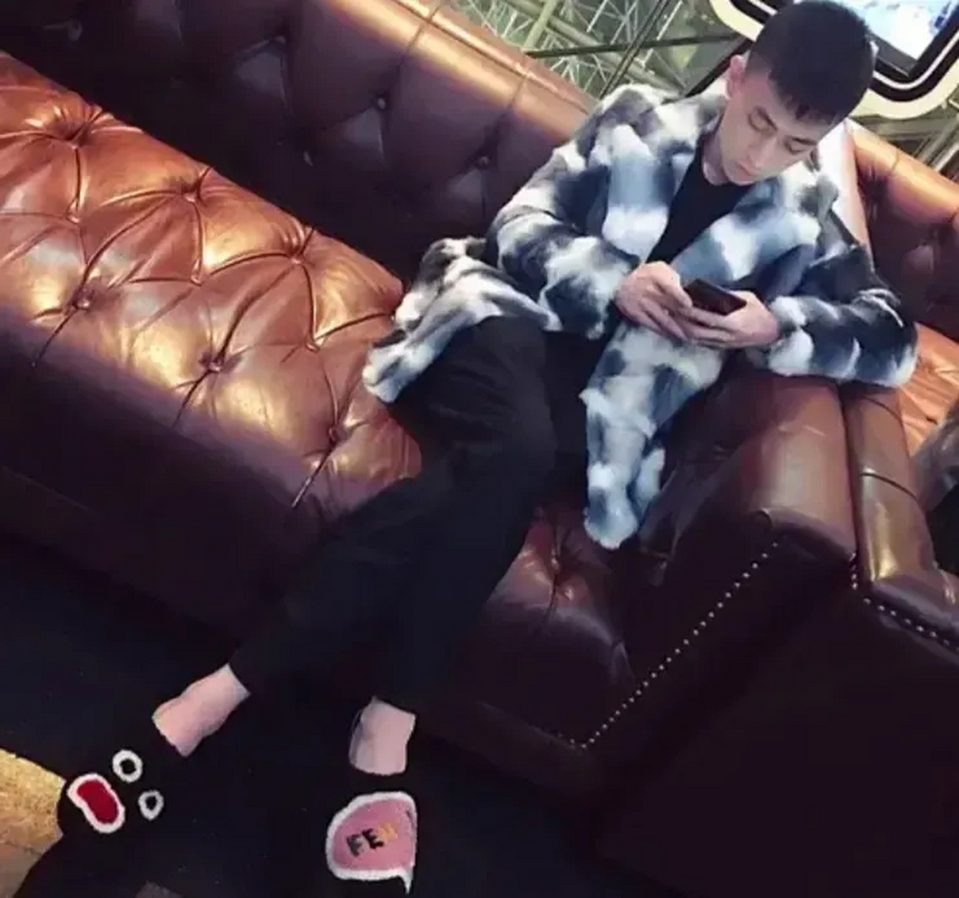 看来秦奋真的比王思聪低调