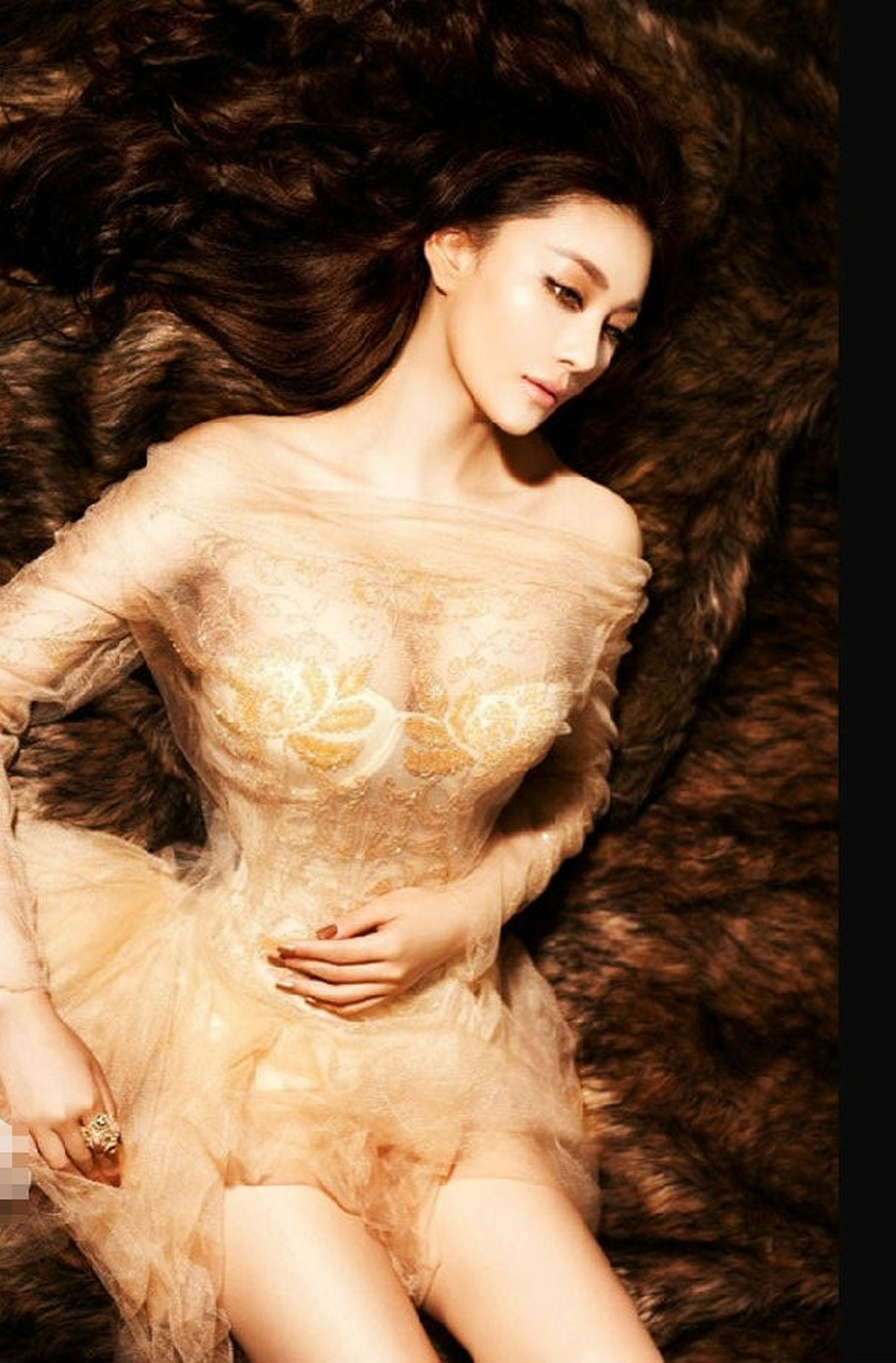 张馨予时尚精美写真,不同礼服不同的星光#美女