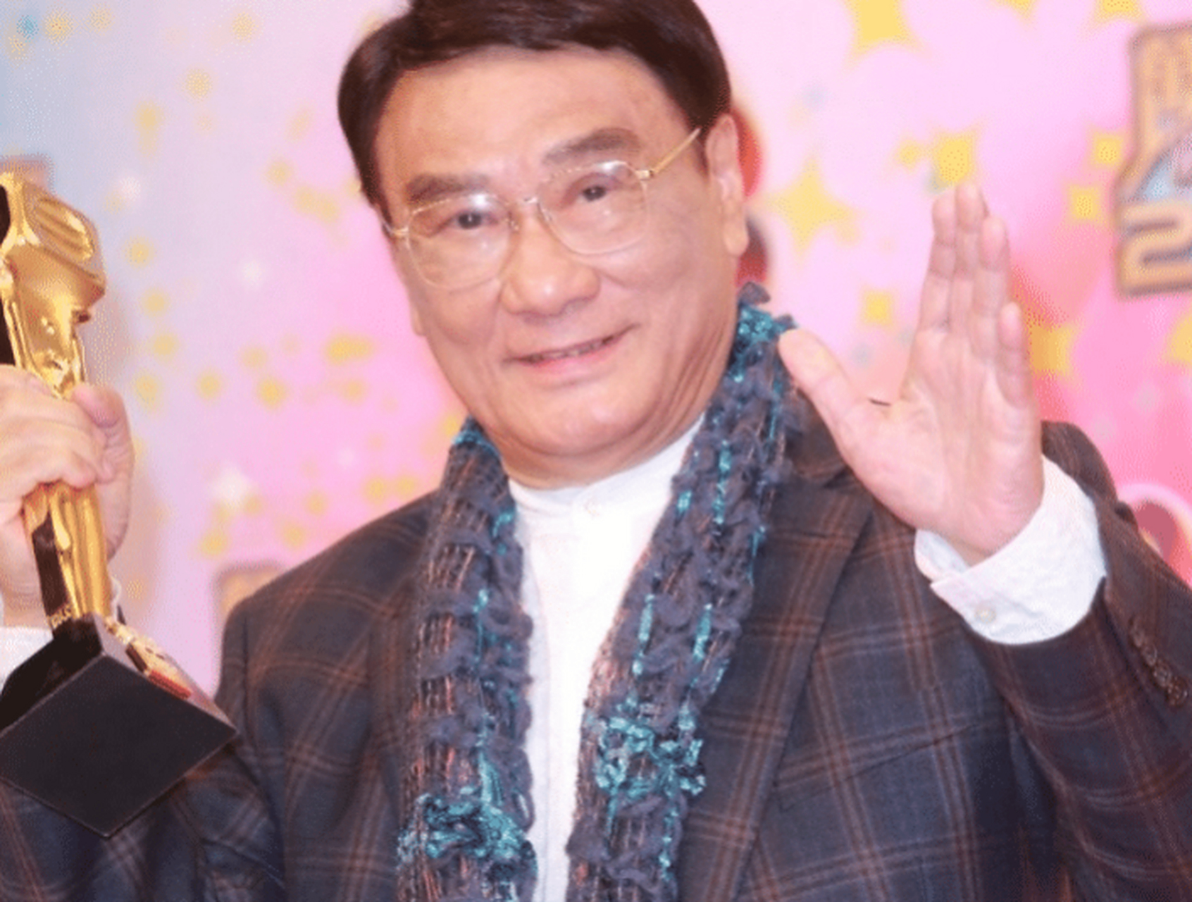 谭炳文不但是演艺圈的老前辈,且一生人缘极好.