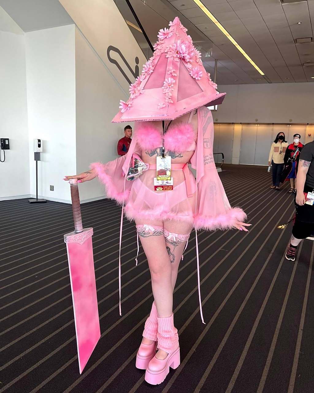 粉红三角头 (instagram:salem.hysteria)