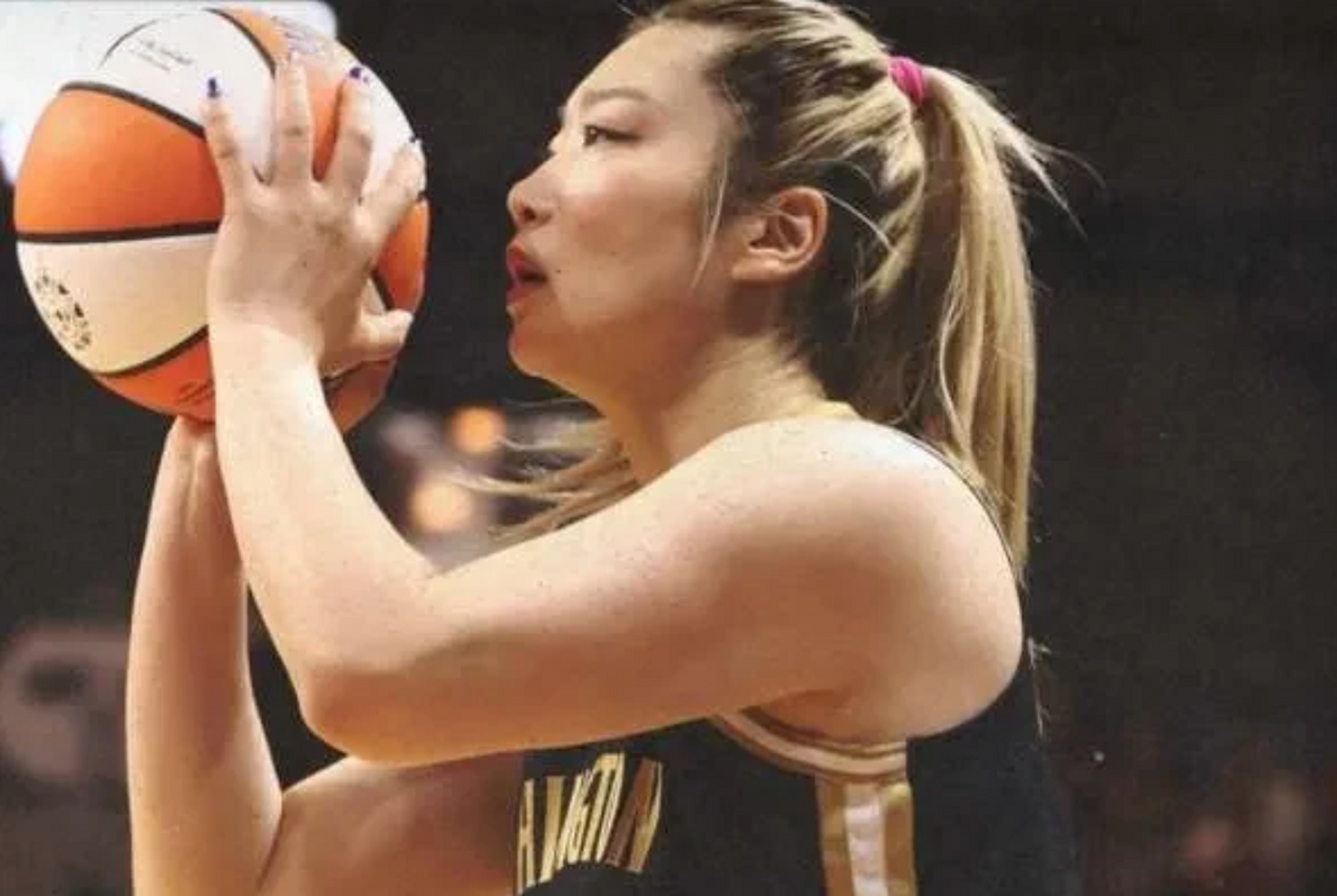 近日,中國女籃前鋒李夢在nba華盛頓神秘人隊的薪金公開:在球隊大名單