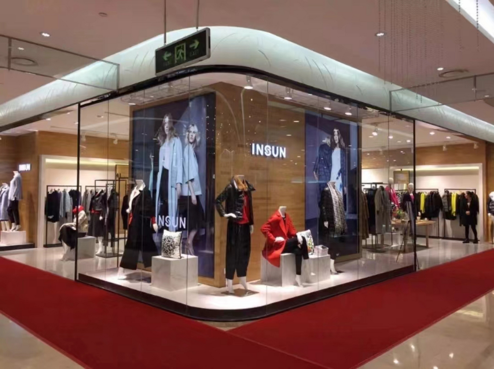 每天认识一个高端女装品牌:恩裳—insun 恩裳insun—简约中性的代名词