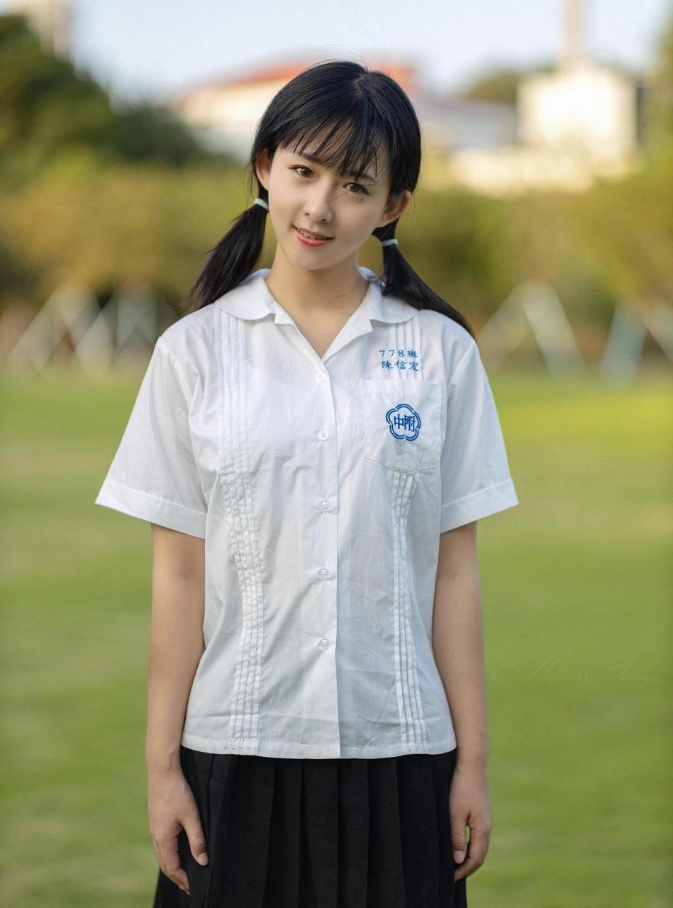 最美校园风~可爱的双马尾校服少女户外写真 #中国版chatgpt来了