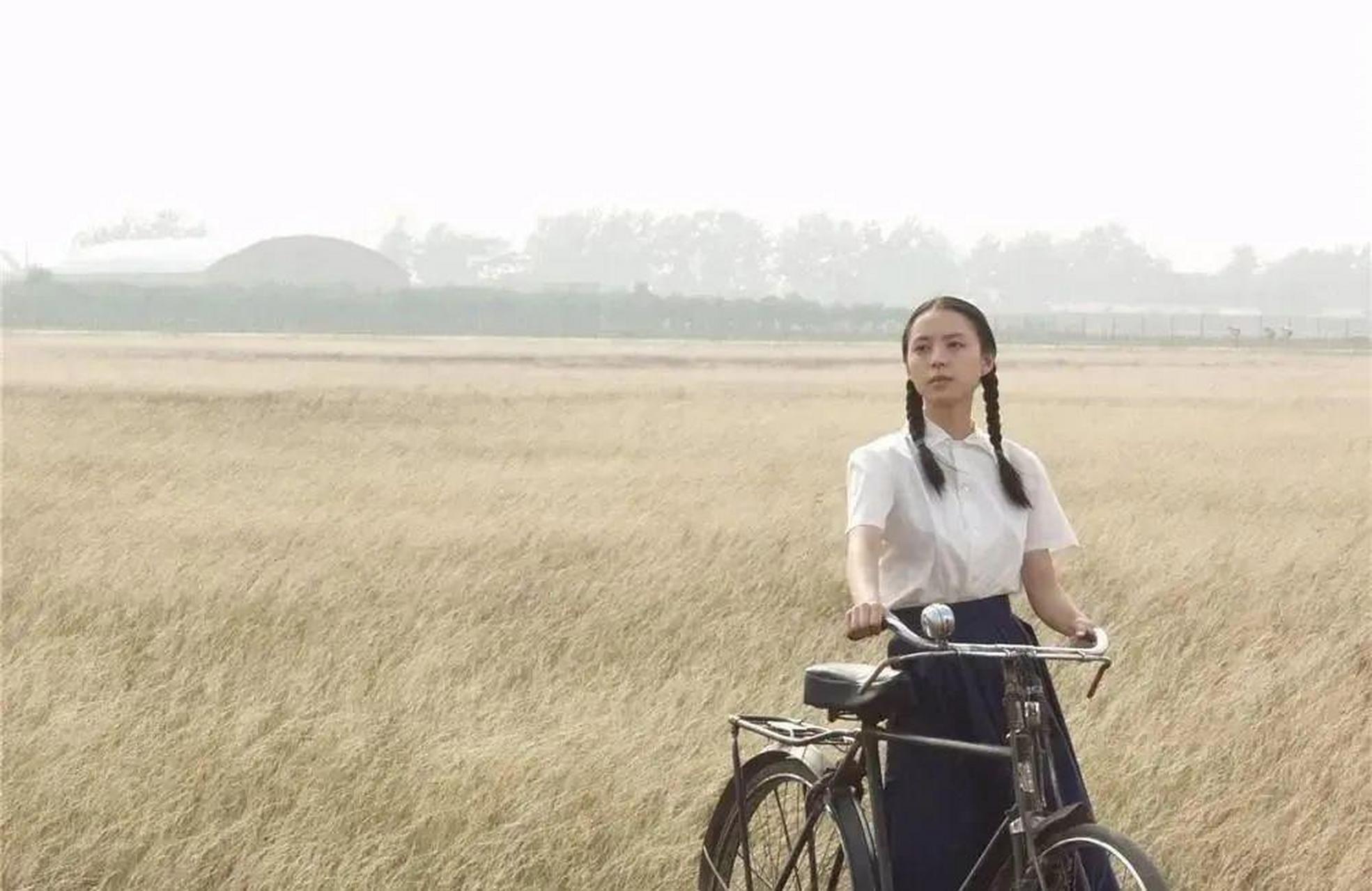 读者光影#  2005年,张静初在《孔雀》中饰演的高卫红一角,一直是挥镲