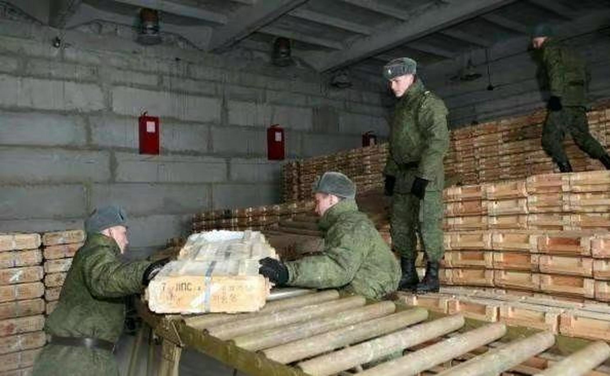 雪中送炭:俄罗斯瓦格纳雇佣兵斩获乌军军火库!