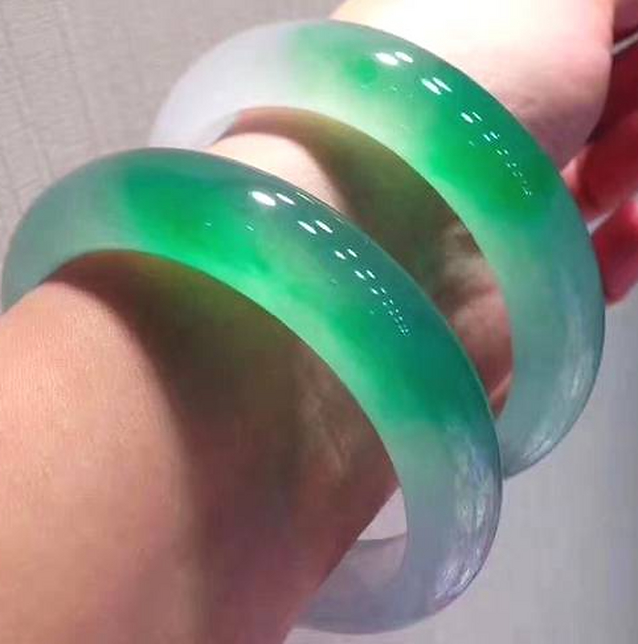 点击头像看直播# #翡翠手镯#鸳鸯镯,是指镯子成对.