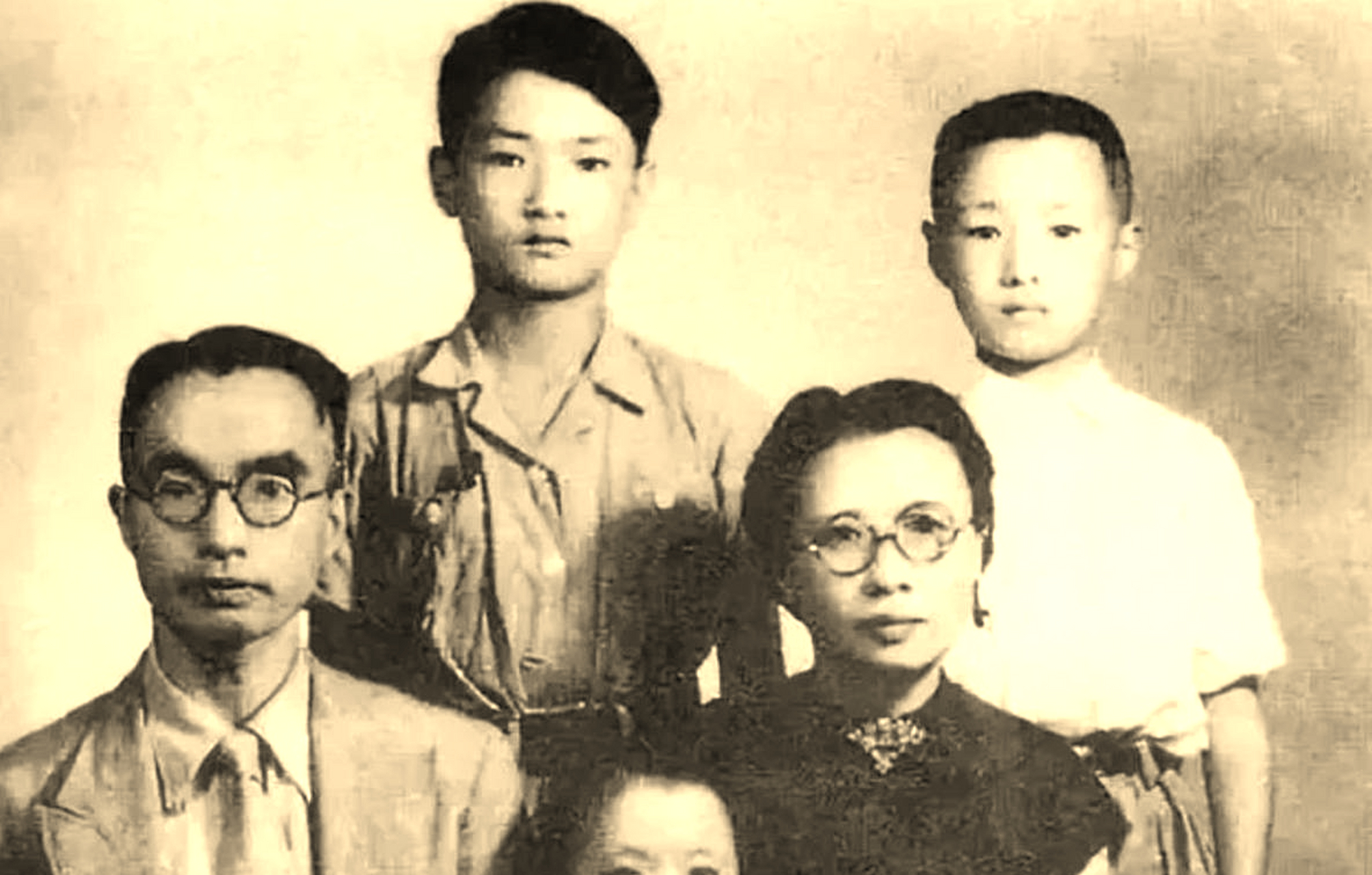 1929年,朱自清的妻子因病去世,他很伤心,立下誓言:此生不再娶妻;不过