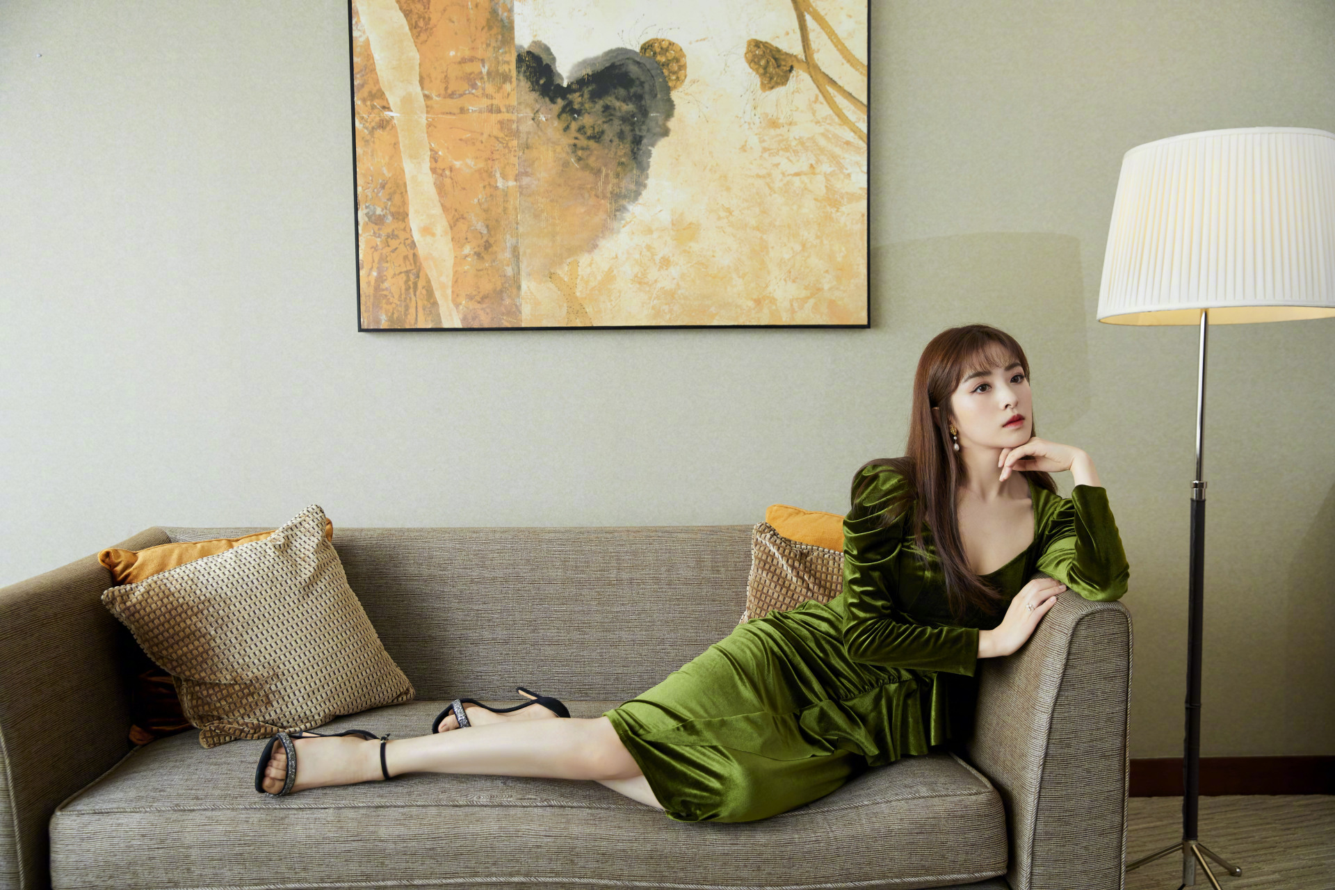 张含韵  美腿玉足合集[大哈]