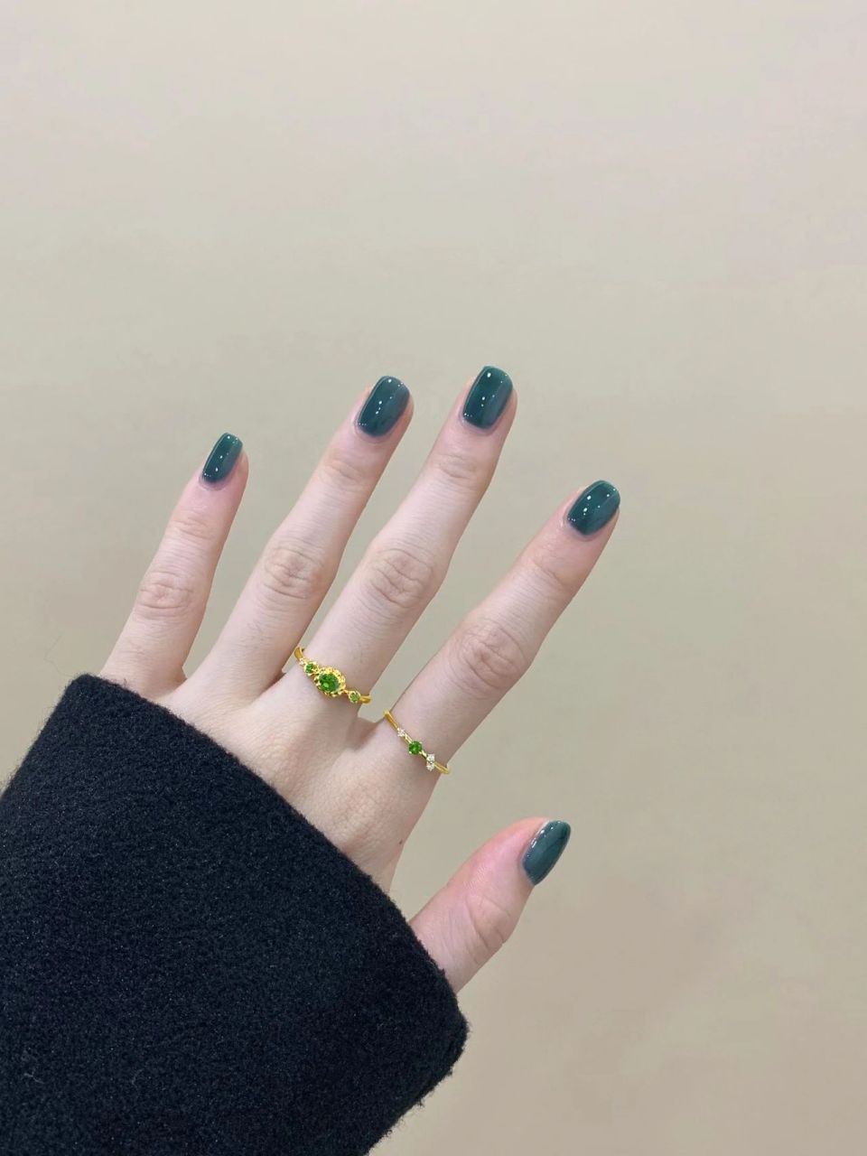 清新又华丽的孔雀绿美甲 偏蓝色调的孔雀绿,很复古奢华的感觉,高级感