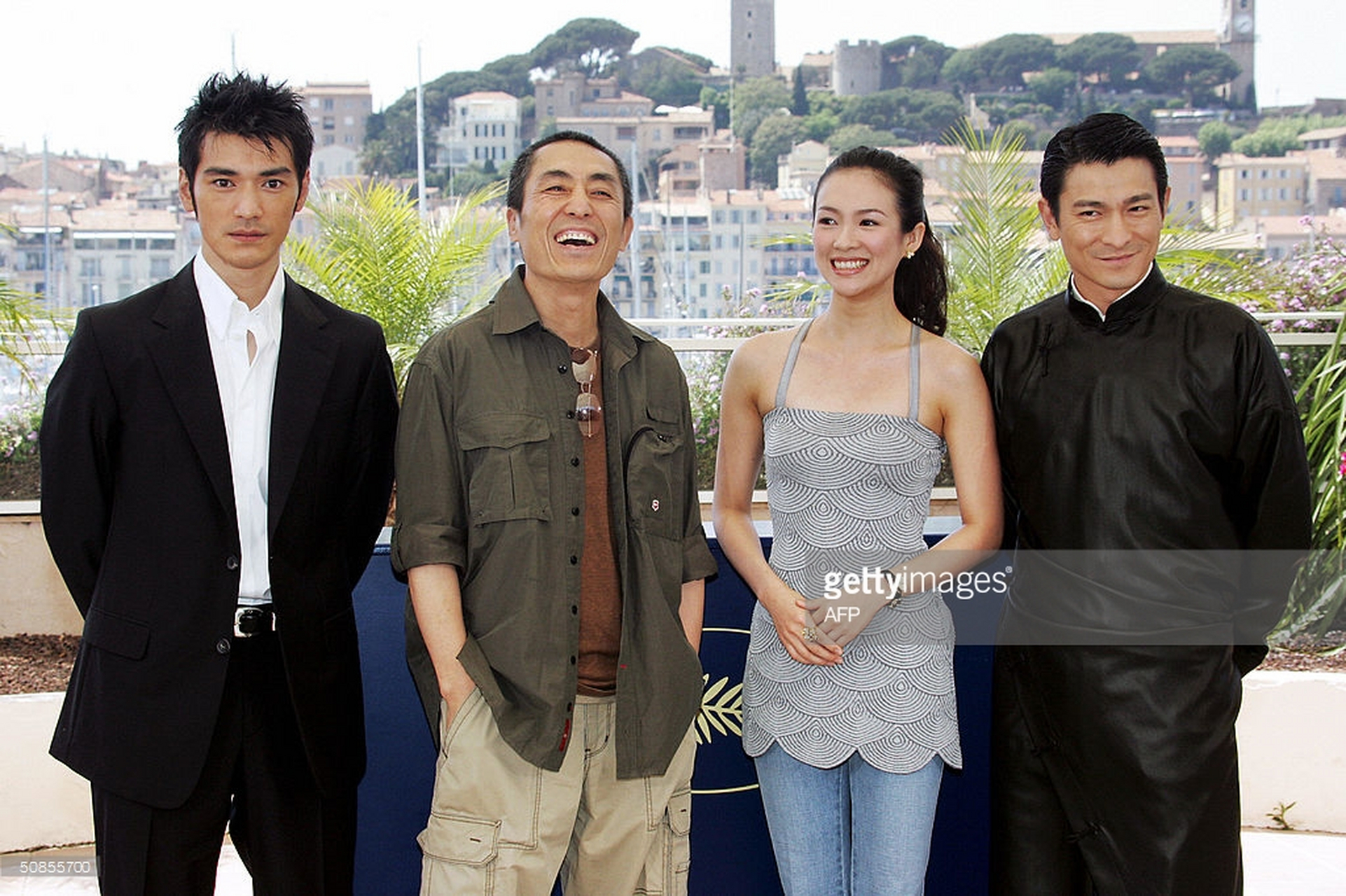 2004年《十面埋伏》剧组在戛纳电影节上留影,张艺谋,刘德华,金城武