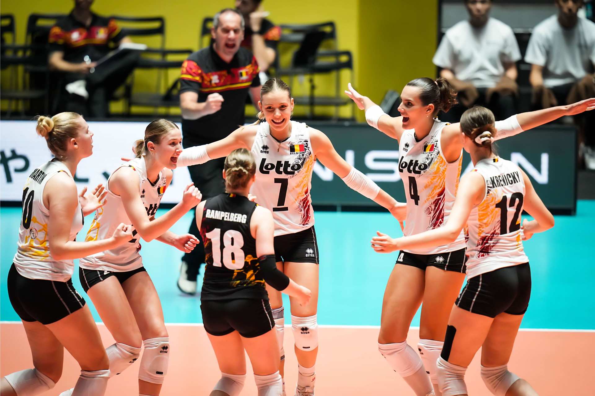 土耳其女排3-0横扫比利时取7连胜,小组第1直通巴黎奥运会  #奥运资格