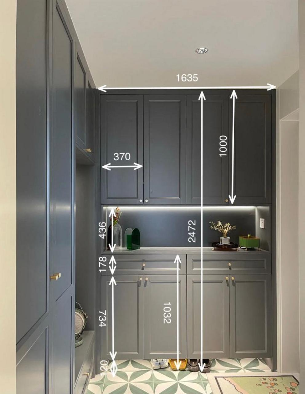 现代风|3㎡玄关鞋柜 这套柜子设计了一个转角鞋柜,麻雀虽小,五脏俱全