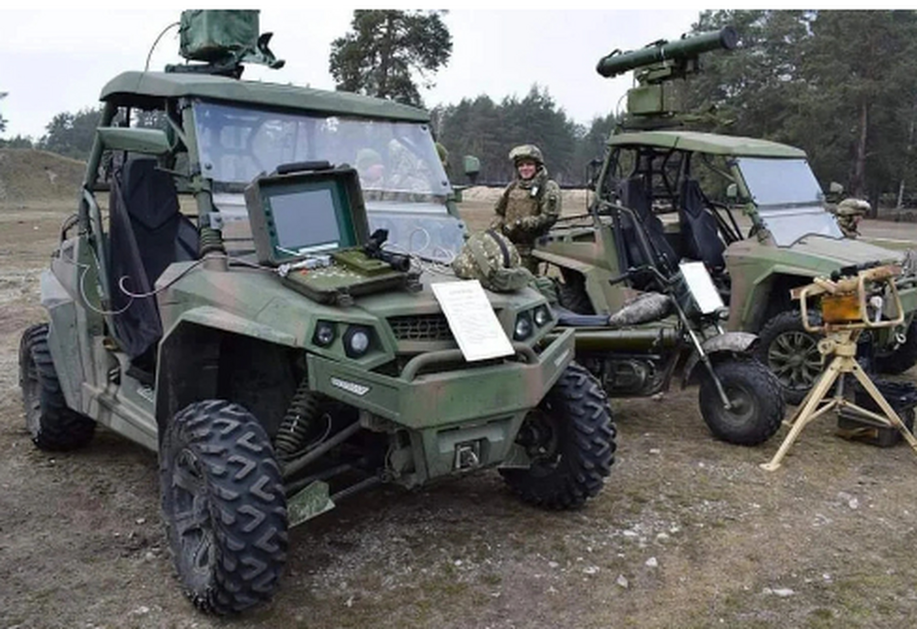 学俄乌战争经验,我军全地形车拖120毫米迫击炮作战 "山猫"全地形车是