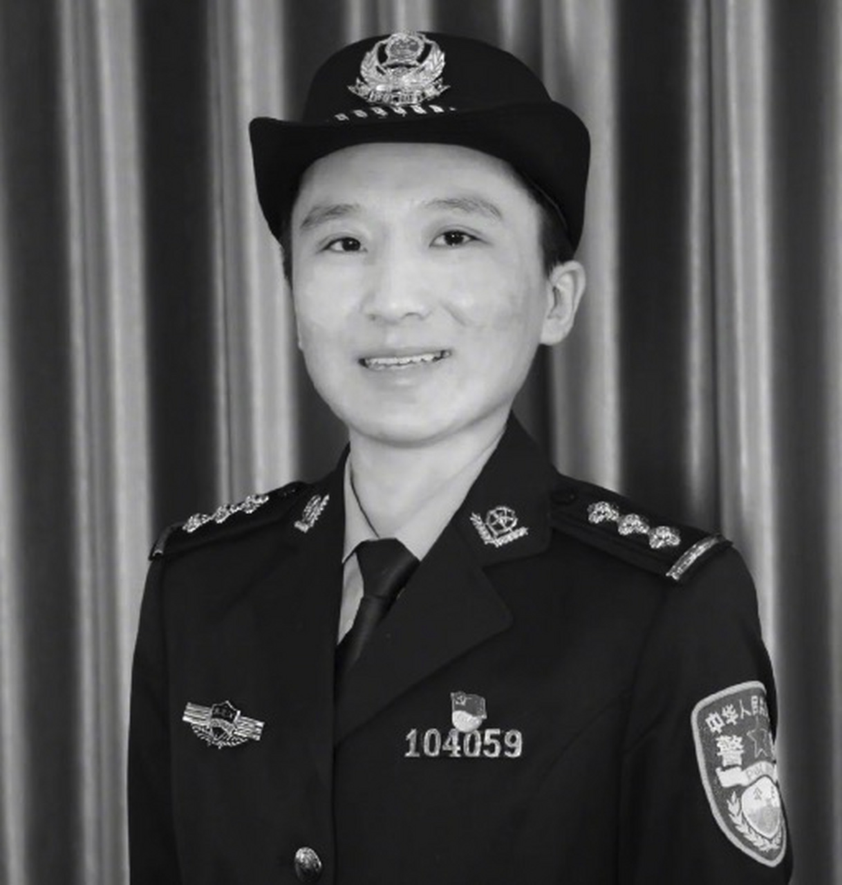 刘欣被查出患有再生障碍性贫血,长期服用药物,她的发型也越留越短