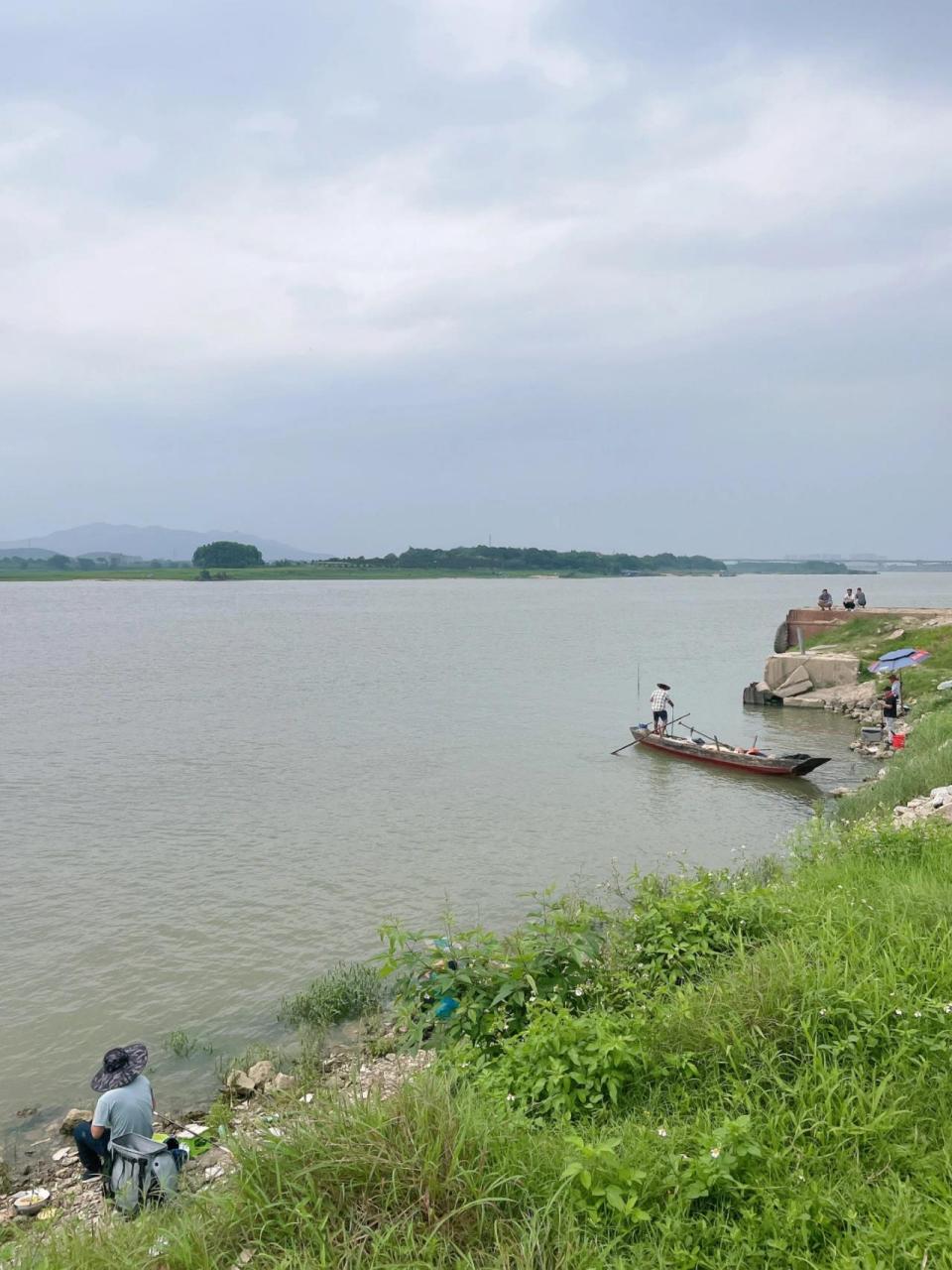 广州免费钓鱼好去处:北江大堤 北江大堤风景非常好,这里有大片绿地