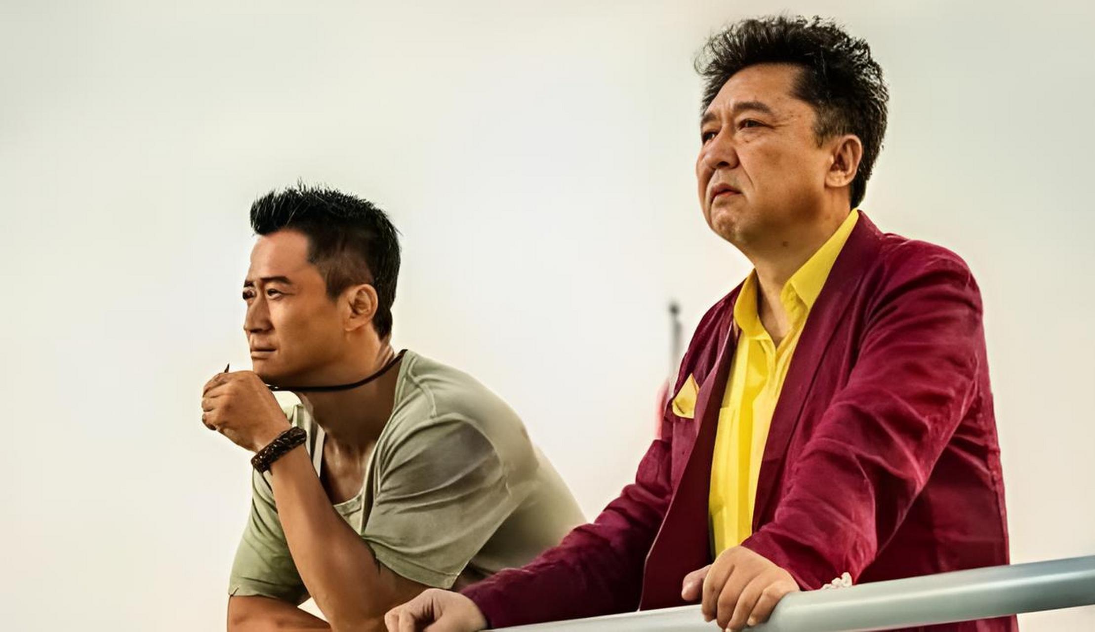 2017年,于谦和朋友们喝酒玩乐时,吴京给他打电话说:"五哥啊,我要拍