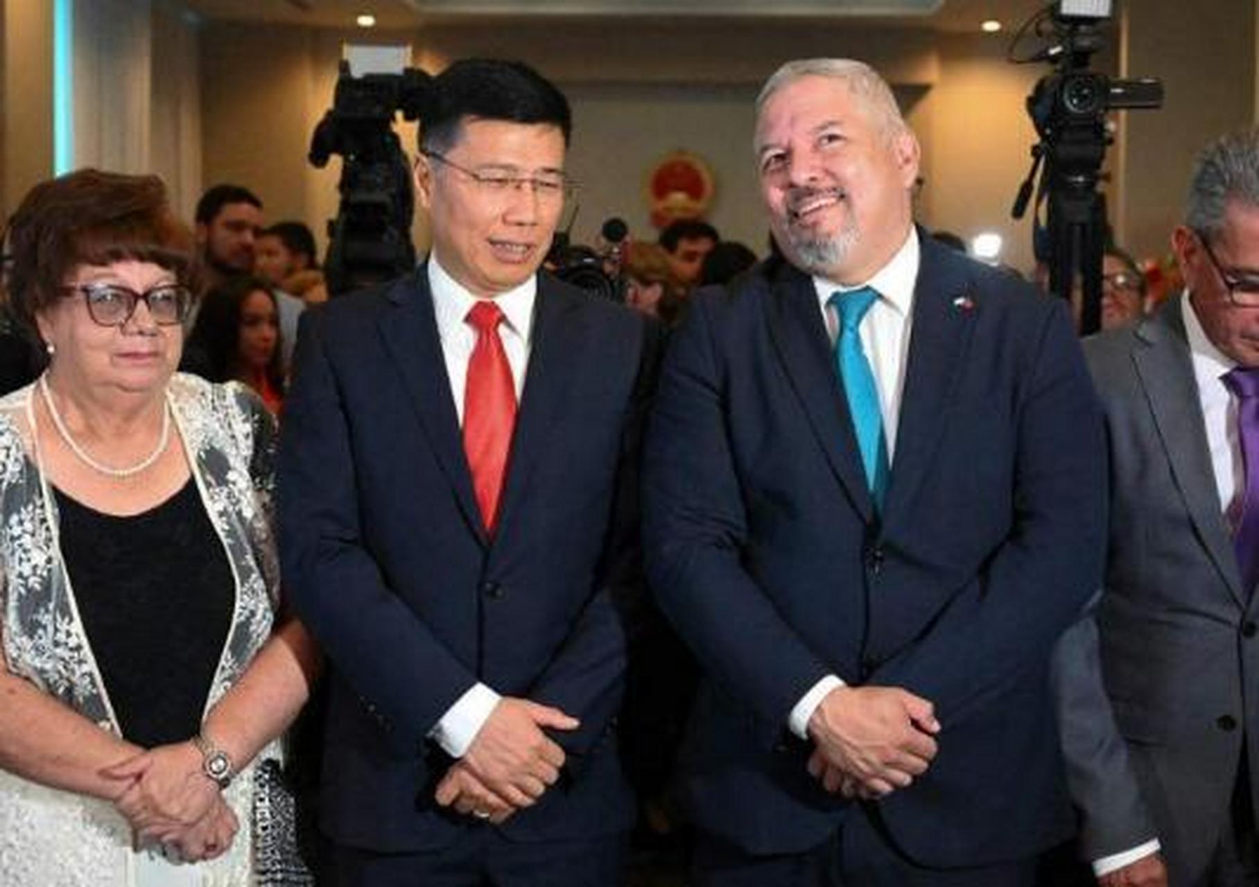 洪都拉斯总统卡斯特罗也将从6日起访问中国.