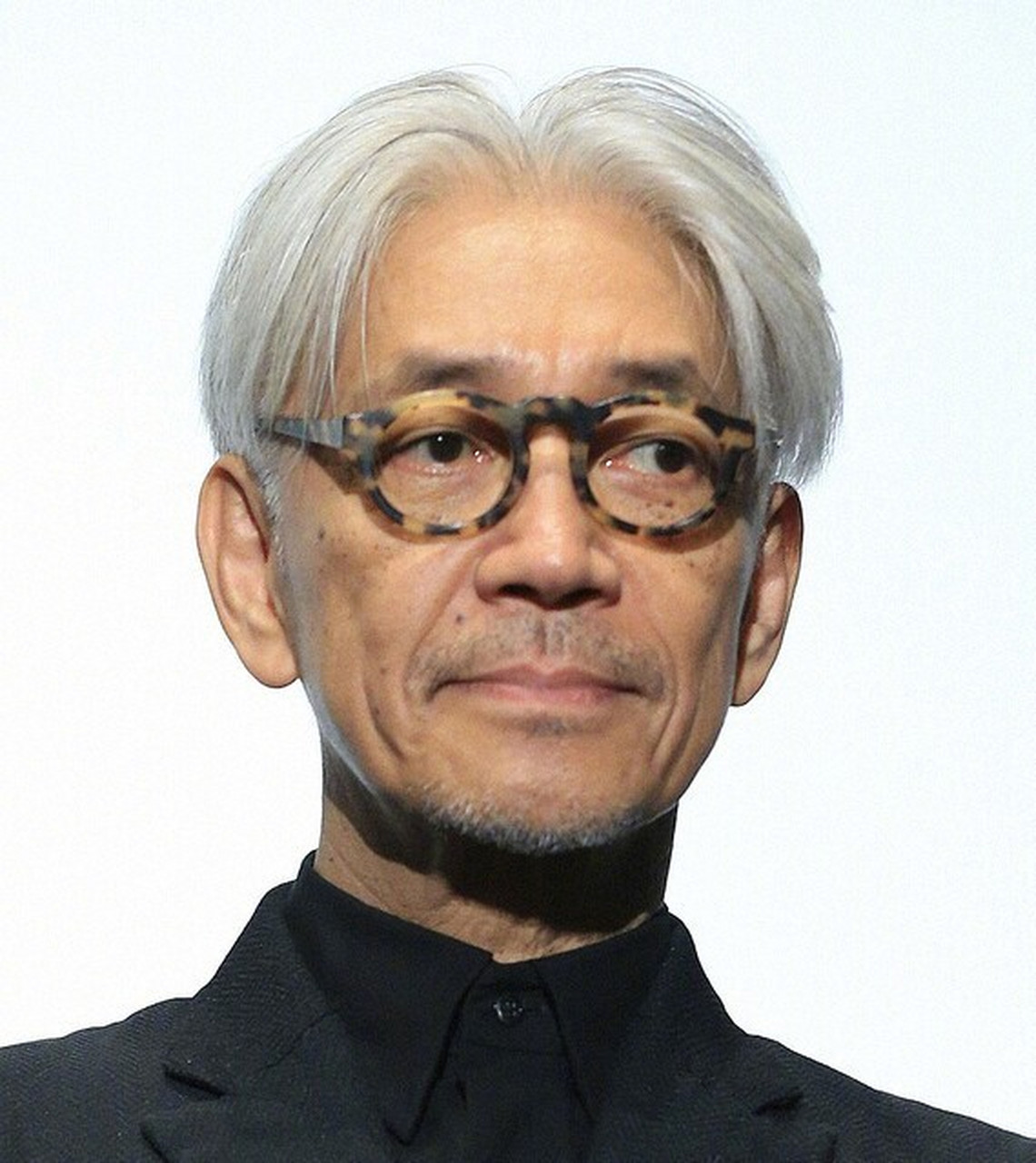坂本龙一是影迷耳熟能详的日本音乐家,作曲家和演员,1988 年,他凭借
