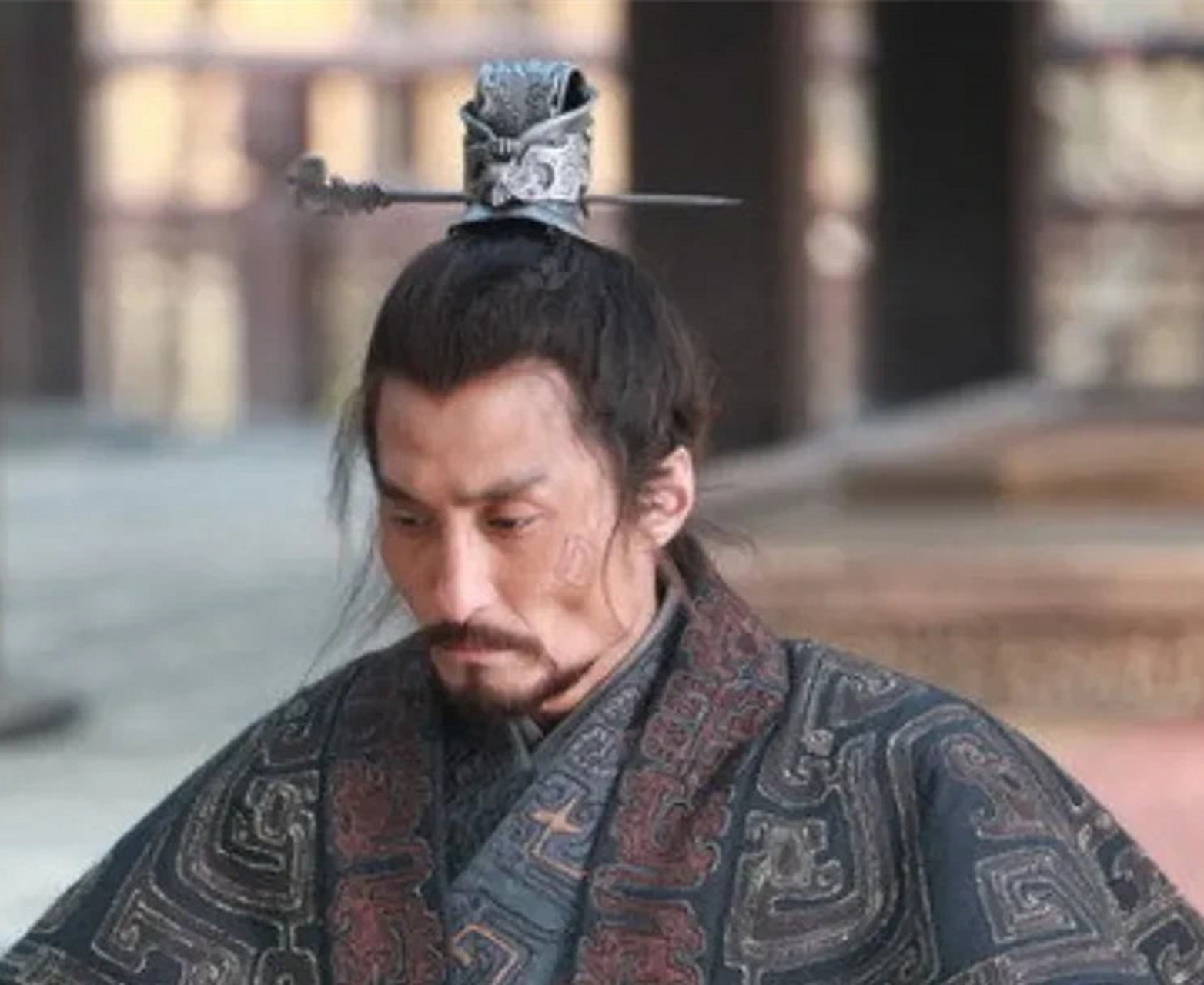 梁王彭越被冤杀后,被刘邦制成肉酱赏赐给诸侯.