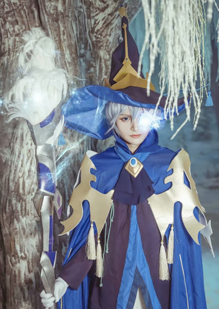 cos秀# #电竞#国漫《师父》中微草电竞队队长王杰希来看cos.