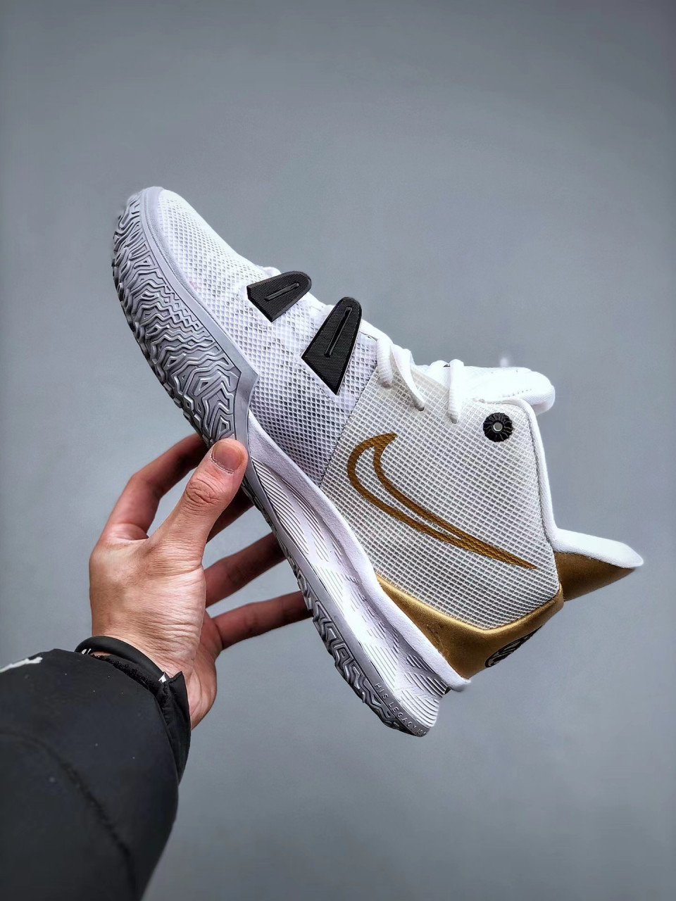 nike kyrie 7 ep 白黑金 专业实战篮球鞋