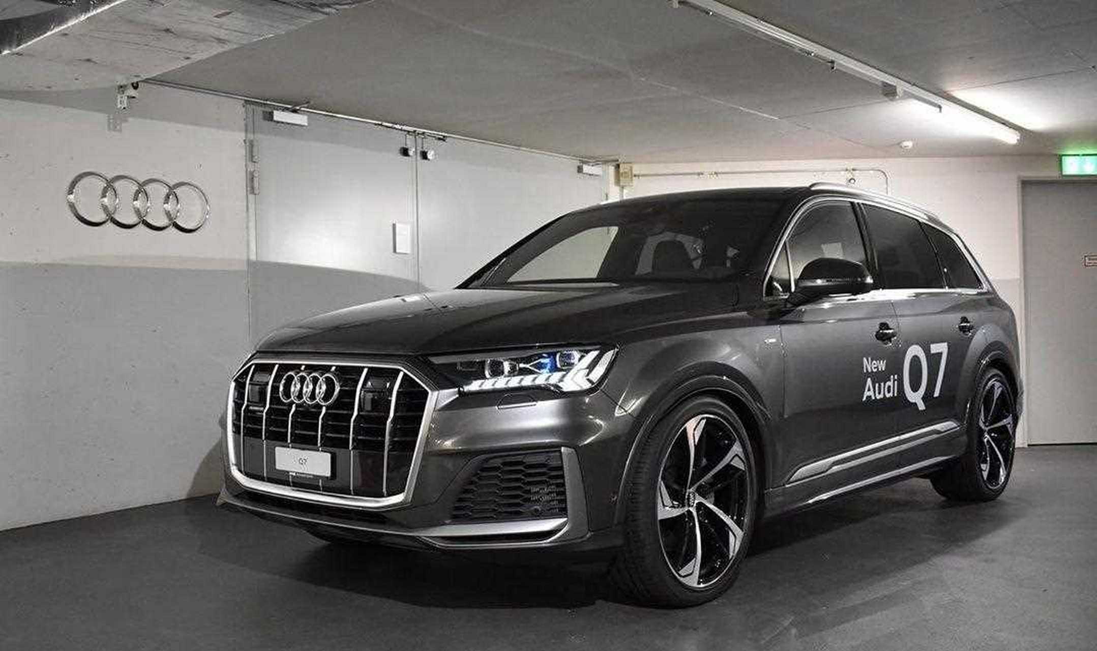 奥迪q7海外实拍 @钢弹说车