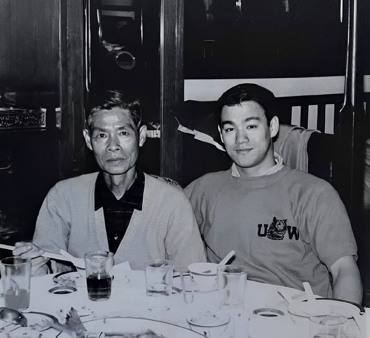 李小龙出生于武术世家,祖父李震彪是佛山