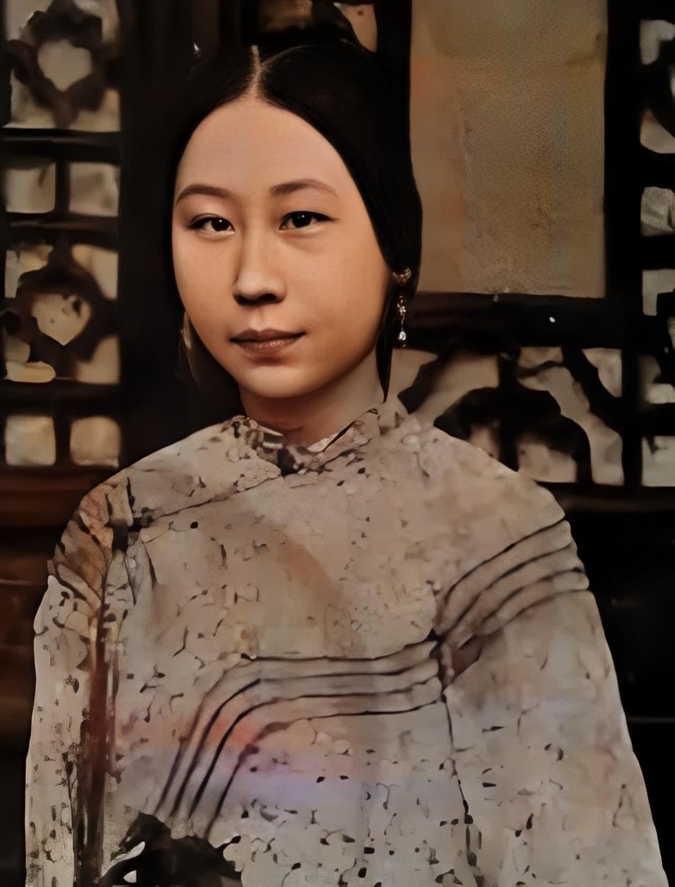 李鸿章的夫人赵小莲和她的女儿李菊藕罕见的照片!