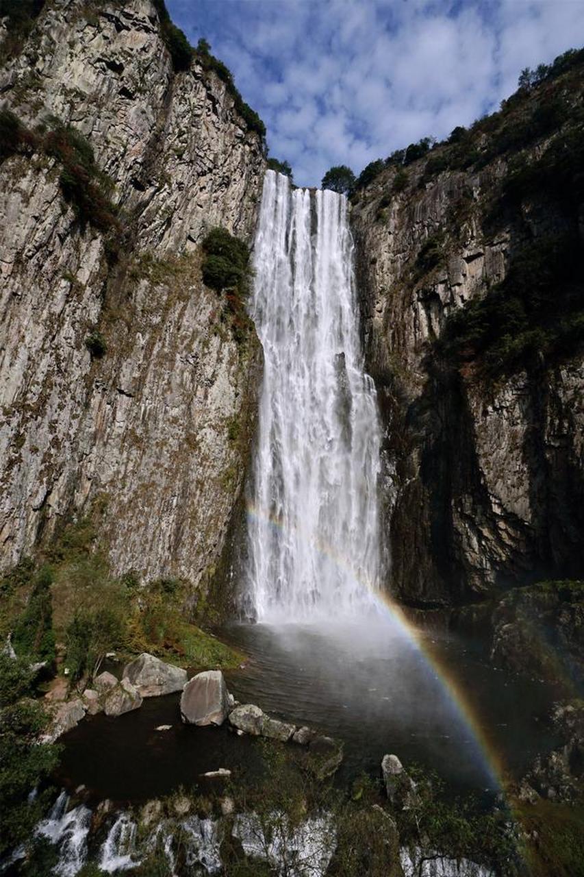 位于文成西部山区的铜铃山镇,海拔约1公尺,森林复盖率达1公尺,是温州