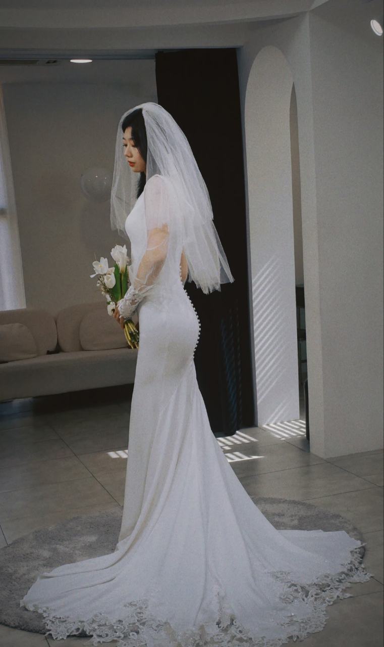 清华大学毕业生张小年,你觉得她丑吗?  #性感女人# #活泼女孩#[二哈]