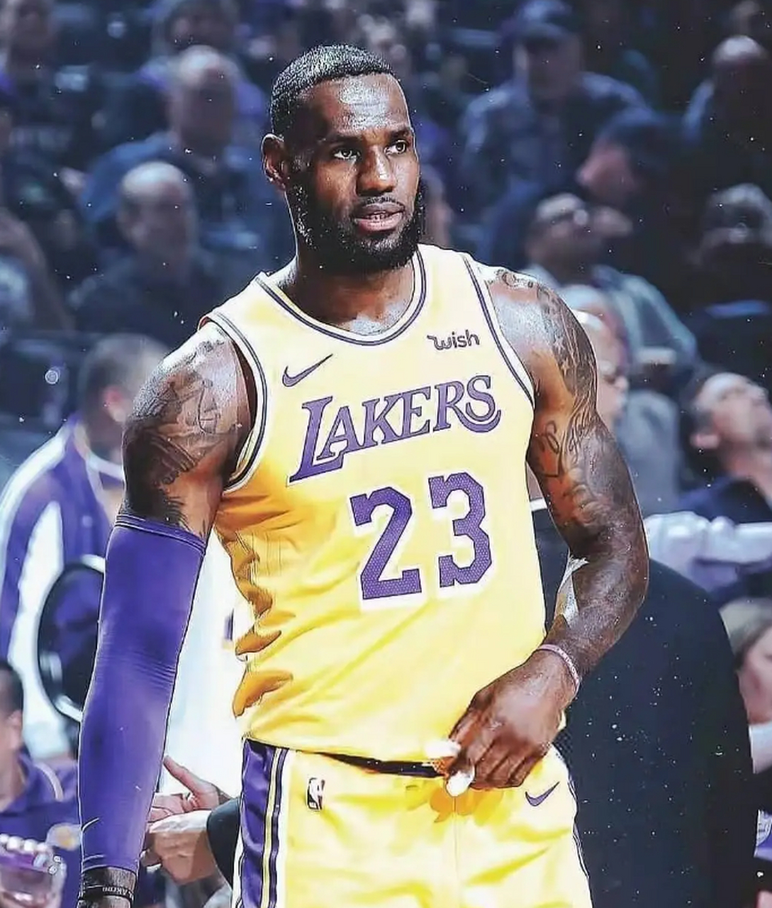 nba #nba壁纸 #篮球 #詹姆斯 #篮球新世代 分享詹姆斯高清壁纸!