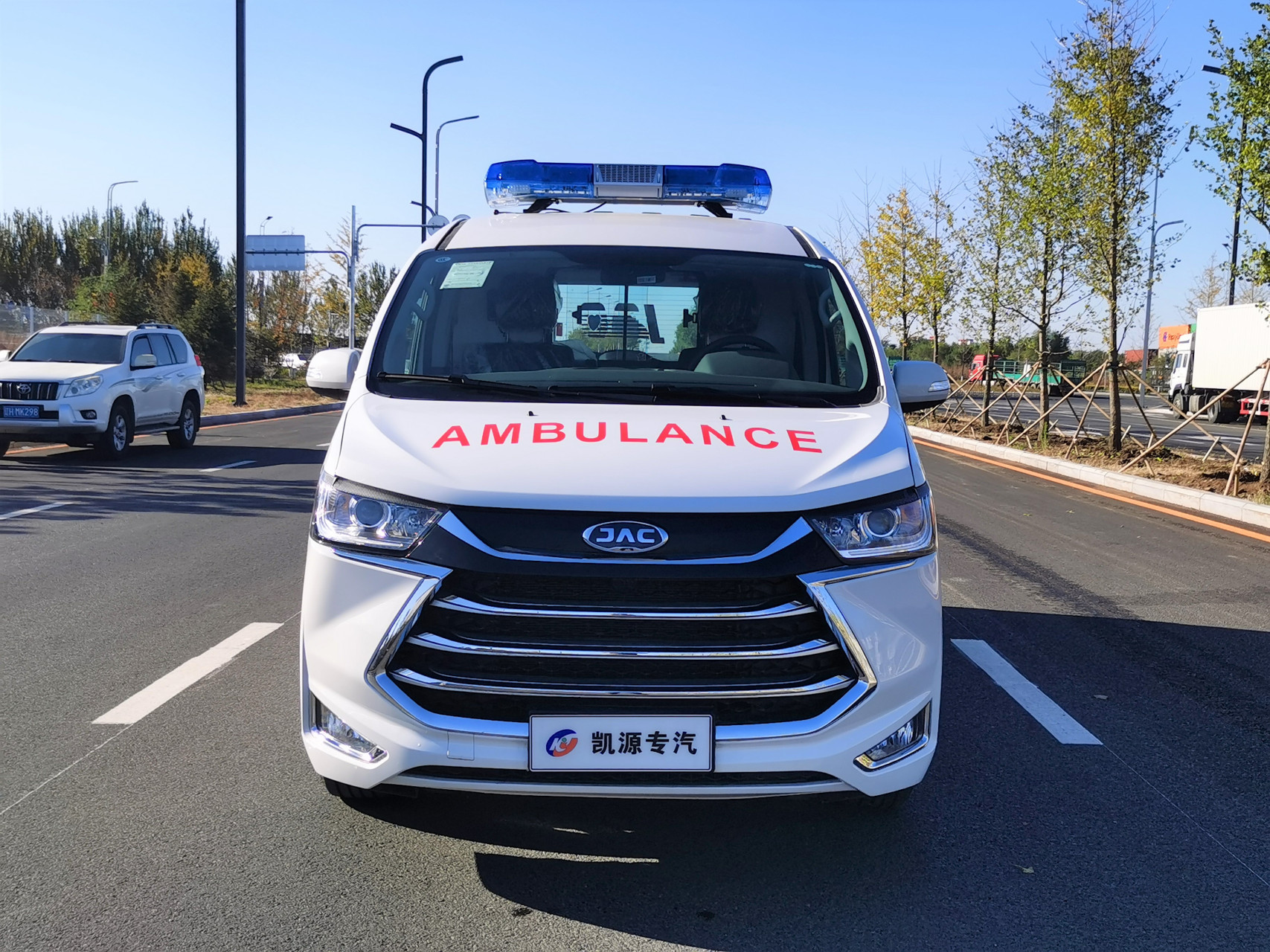 救护车#众铠牌江淮瑞风m4救护车 医疗舱尺寸为2700mm,宽1700mm,高14