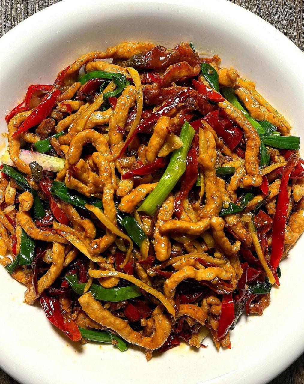 泡椒肉丝,我妈做了好多年的拿手菜,超级下饭|96眼见为食的下饭菜,炫