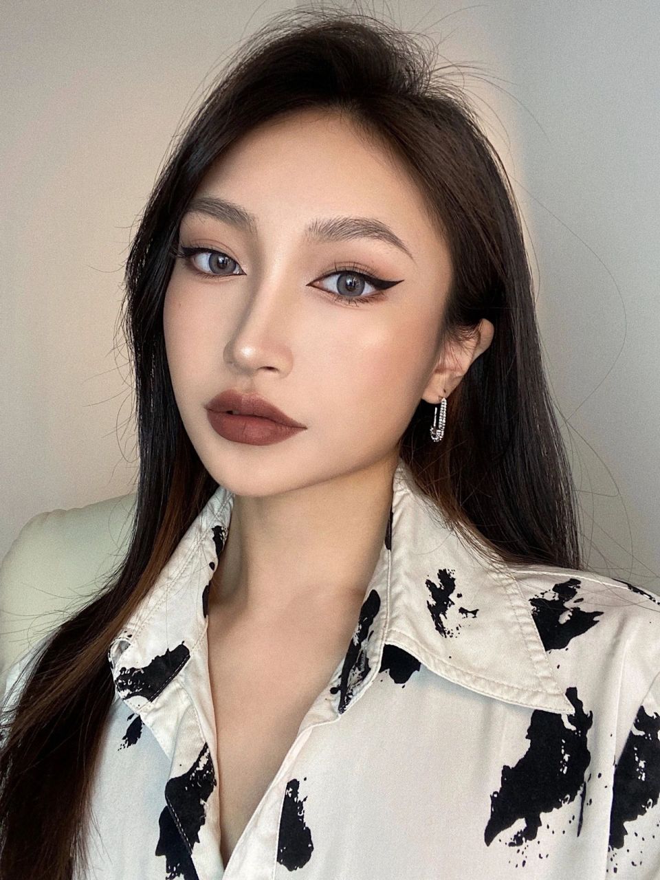 明明画上挑眼线却不流畅新手 包教包会 新手画眼线遇到双眼皮褶过长