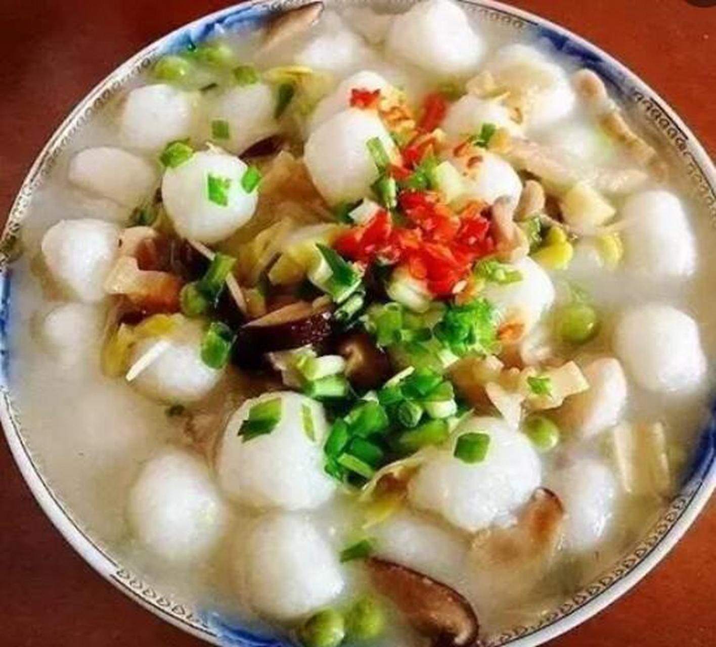 饭麸果汤鲜味美,顺滑可口,是